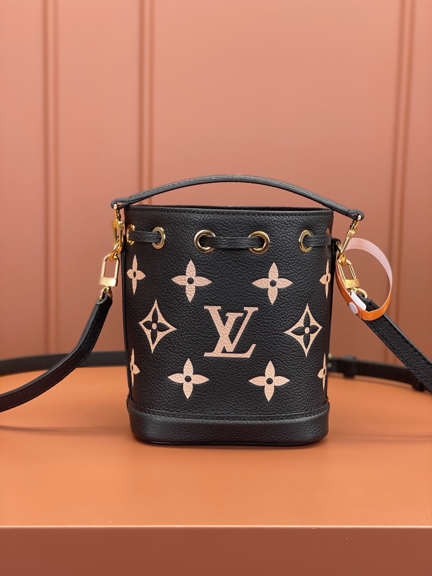 TOP Louis Vuitton LV NANO NOÉ Bag 16x13x10cm- Black