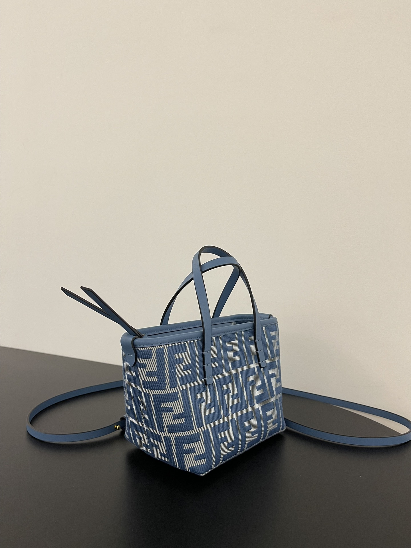 TOP FENDI Roll Bag Mini 23*19.5*15cm - Blue