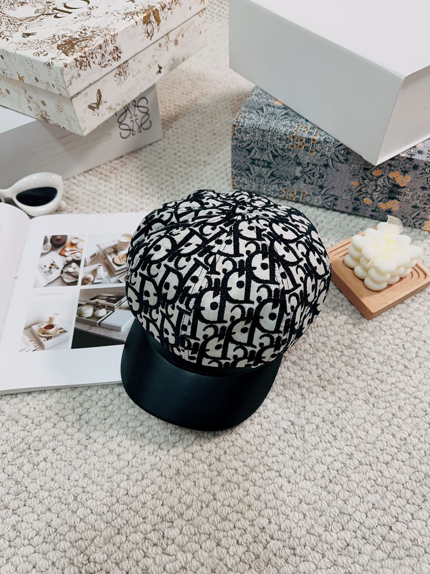 TOP Christian Dior Autumn And Winter Octagonal Hat - Two Colors