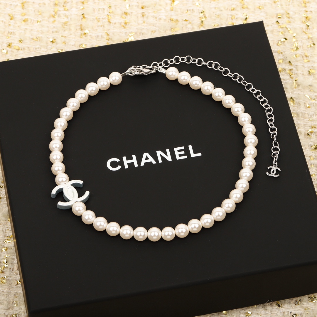 TOP CHANEL Pearl Necklaces - Silver