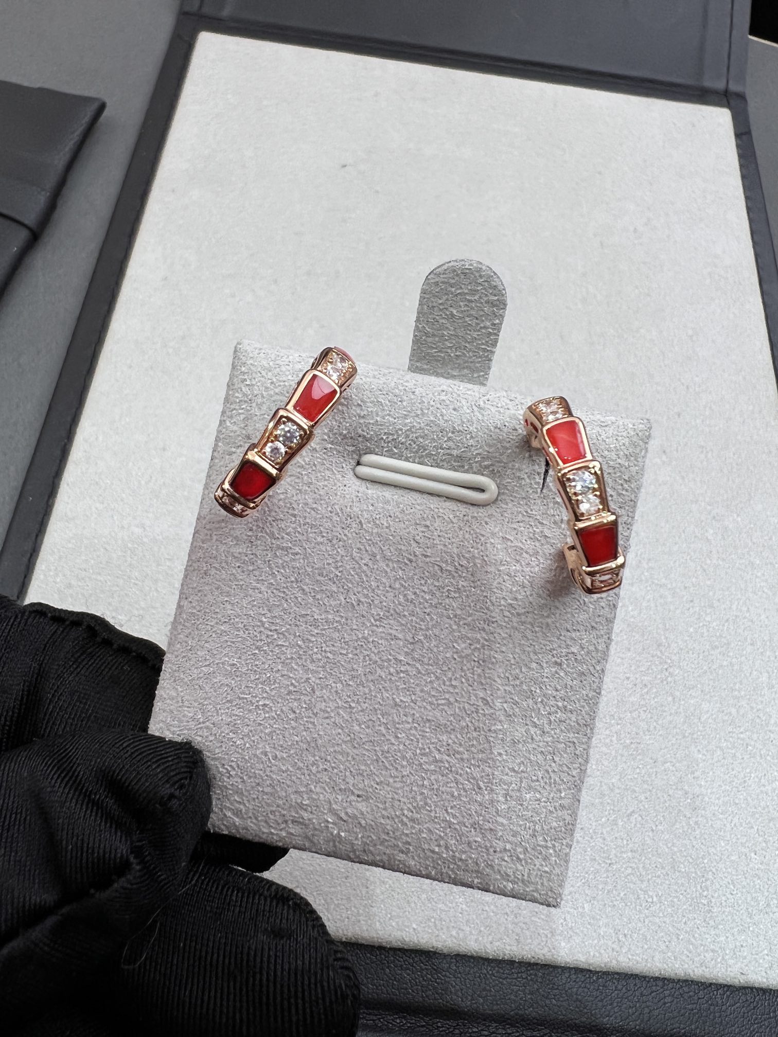TOP BVLGARI Diamond Snake Bone Earrings - 3 Colors