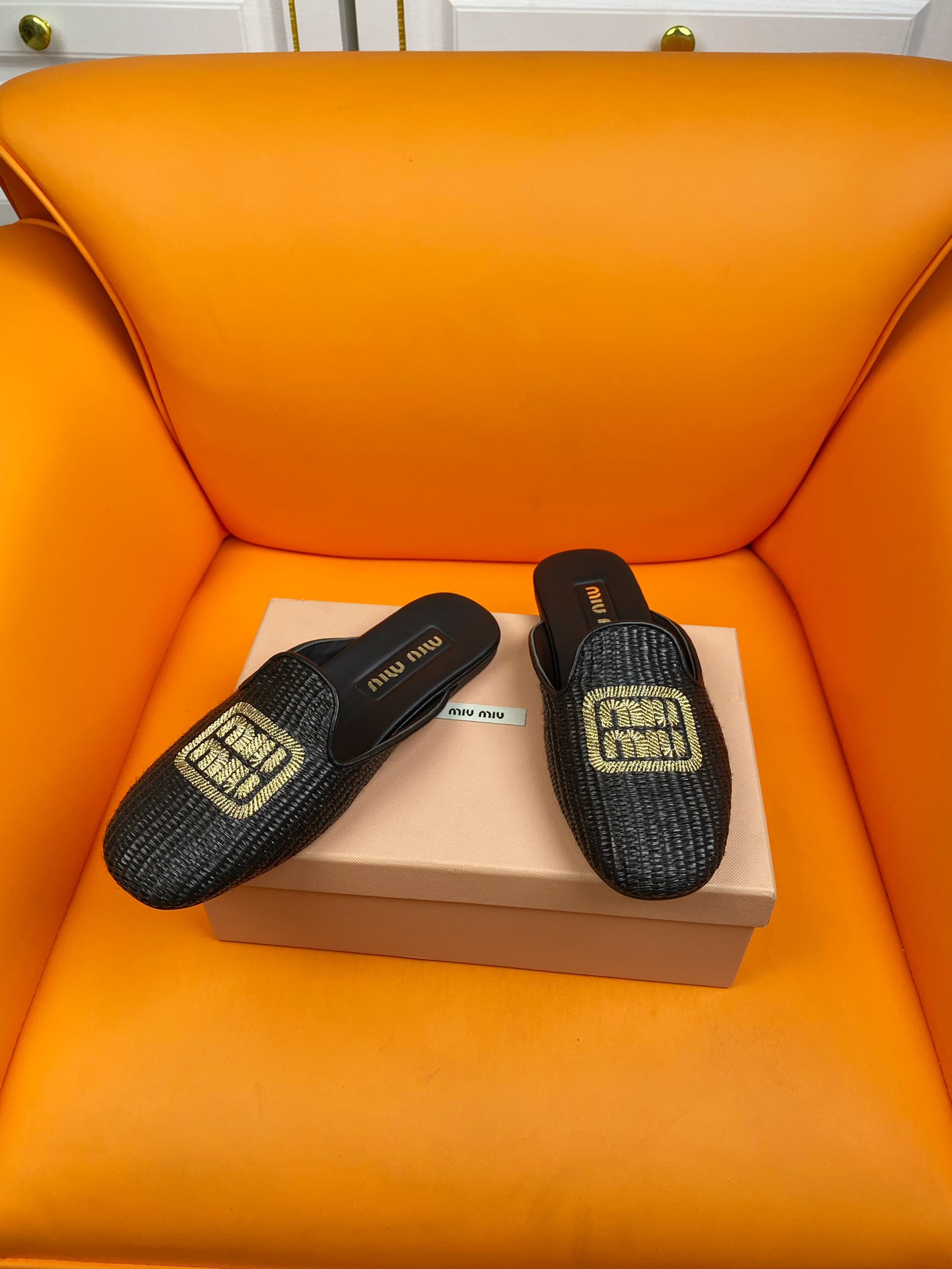 TOP Miu Miu Embroidered Woven Slippers - 2 Color