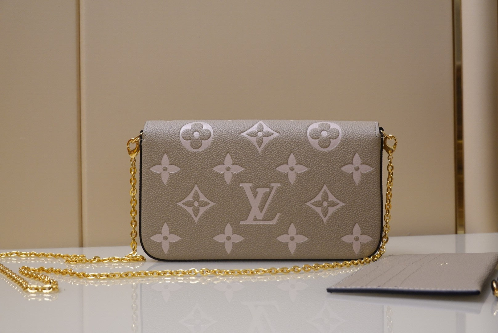 TOP Louis Vuitton LV L*V Felicie 2 Tone Bag 21X12X3cm - Cream