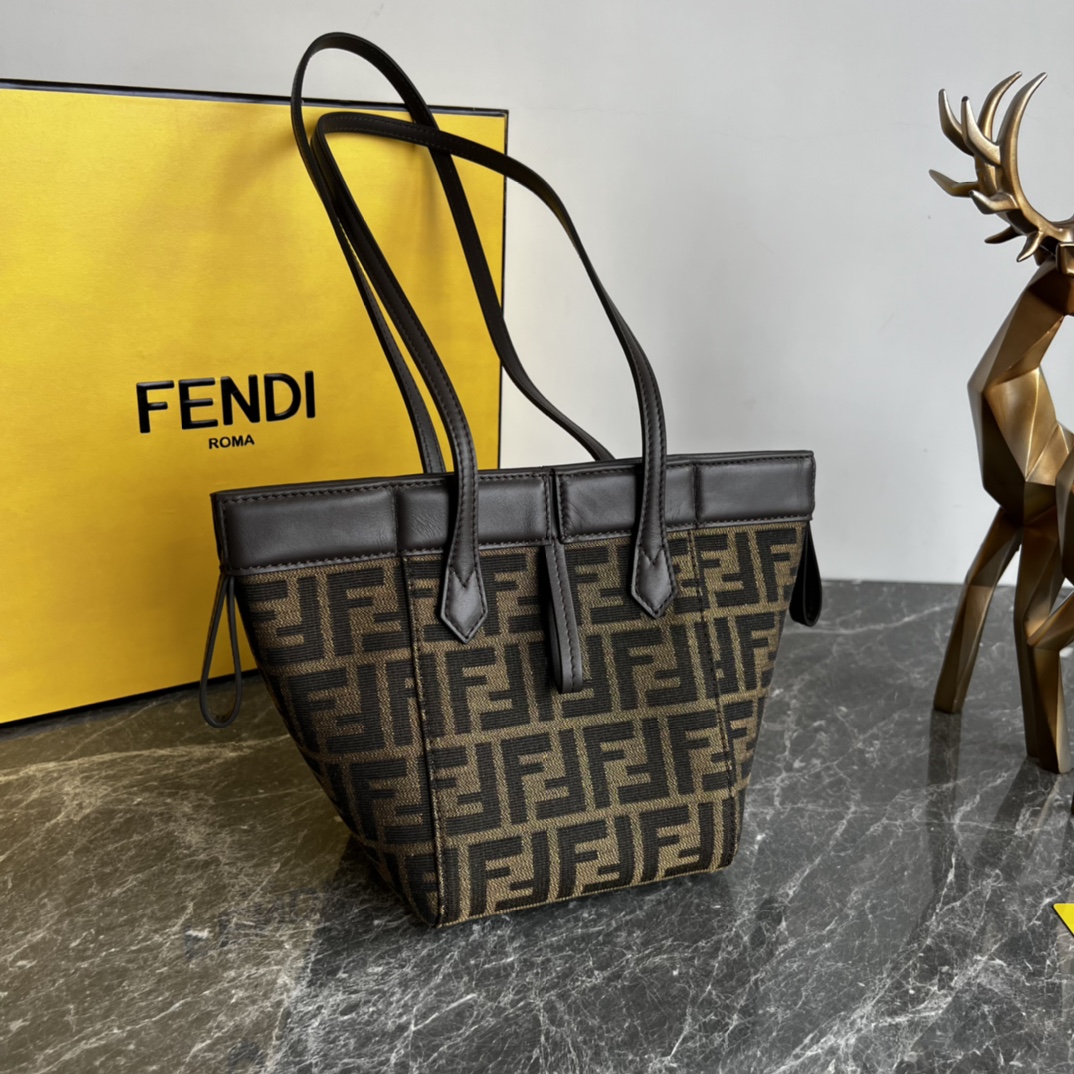 TOP FENDI Roll Bag 15*15*19cm - Brown