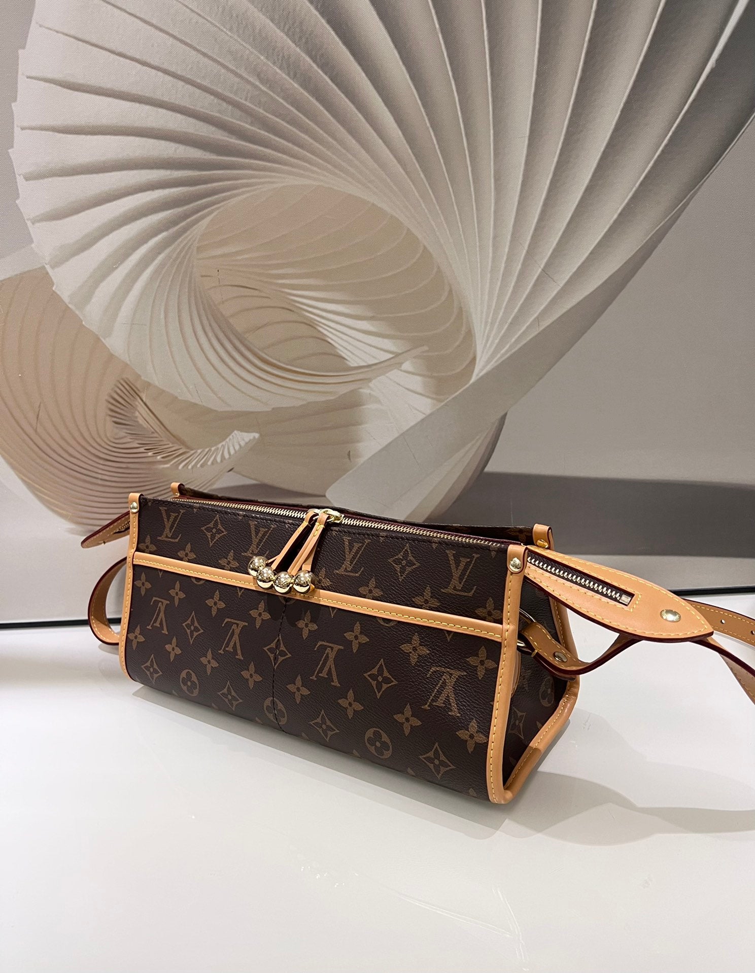 TOP Louis Vuitton LV L*V Monogram Popincourt Bag 30x14x12cm-Brown