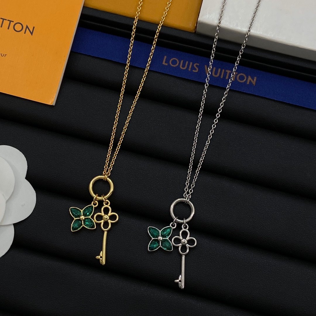TOP Louis Vuitton LV Necklace - 2 Colors