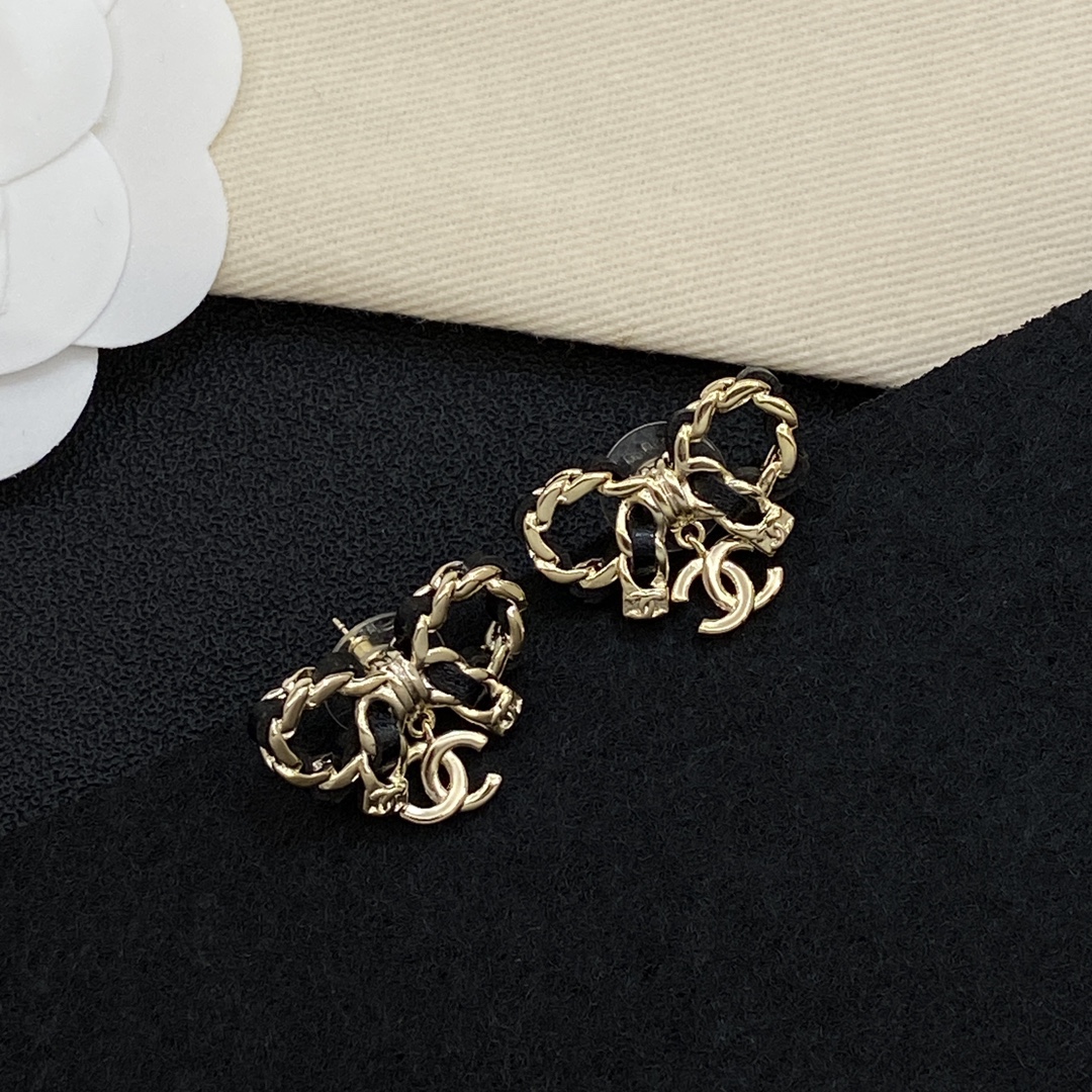 TOP CHANEL CC Bow Earrings - Gold and Black