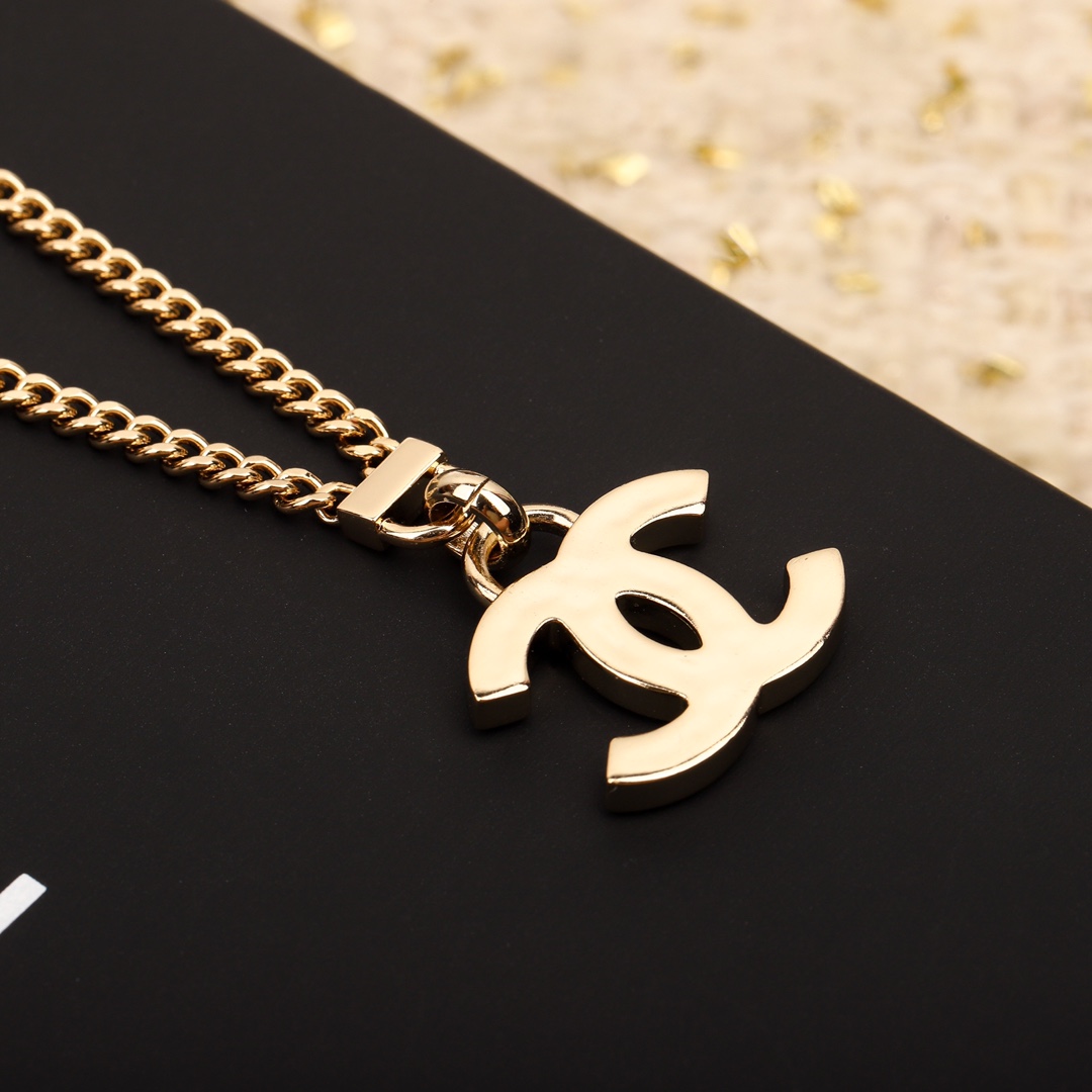 TOP CHANEL CC Enamel Necklace-Black