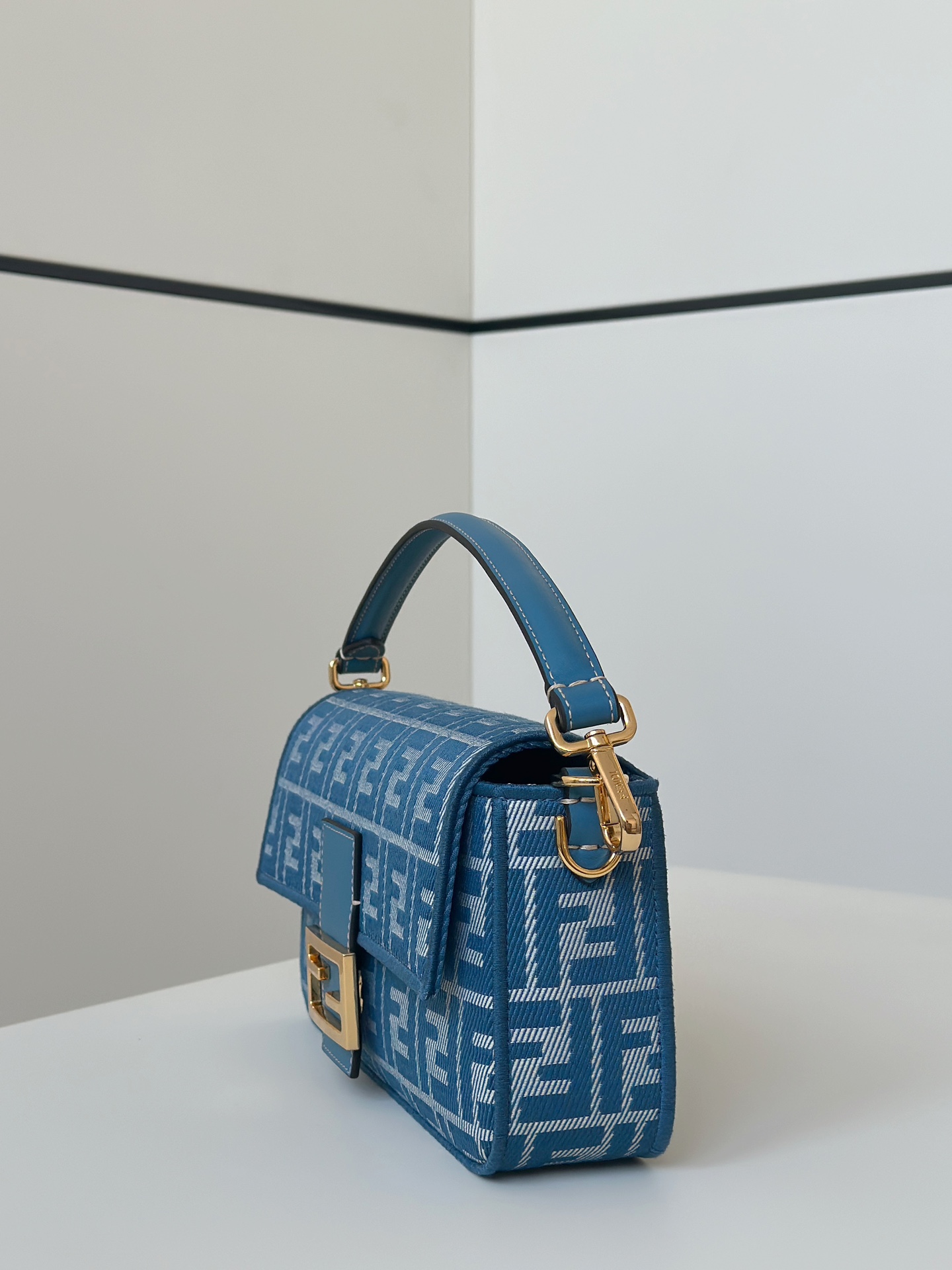 TOP FENDI FF Baguette Bag 27x6x15cm - Denim