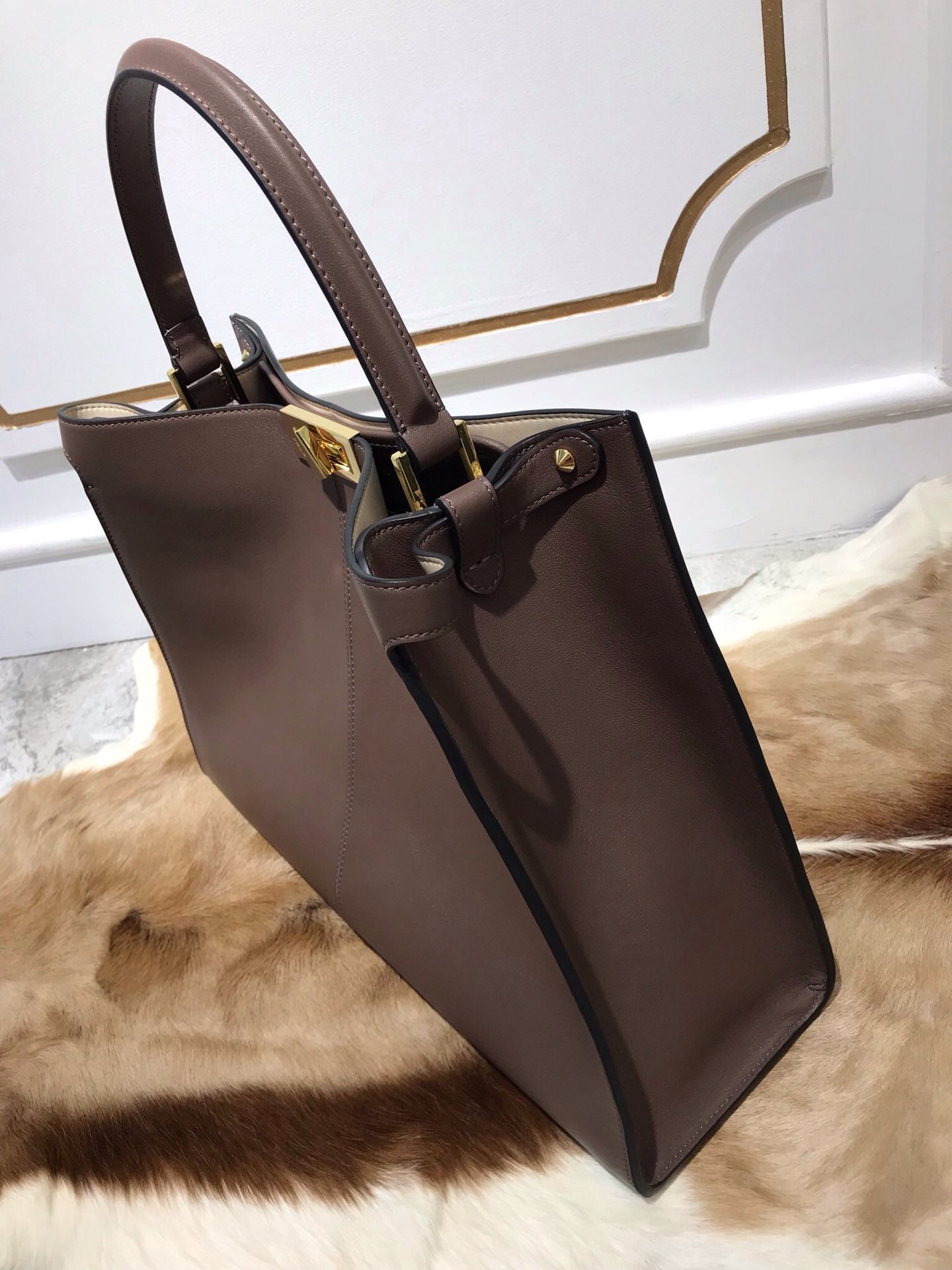 TOP FENDI  Peekaboo Medium X-Lite Bag - Dark Brown