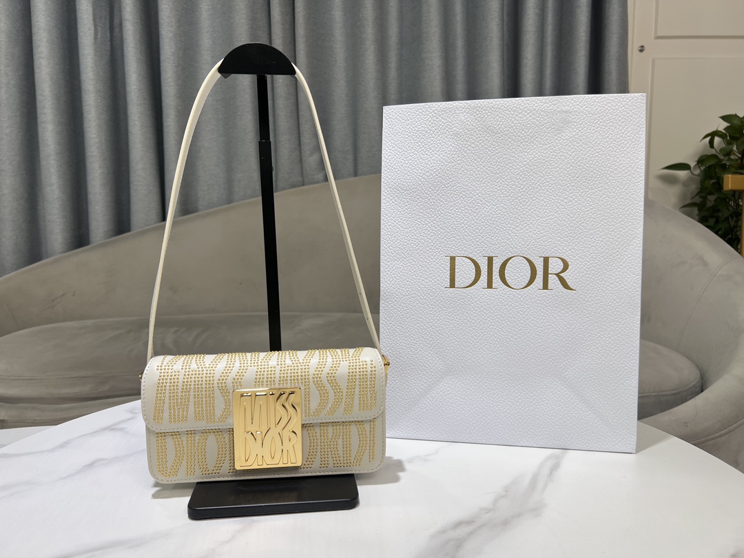 TOP Christian Dior Miss Dior Flap Bag 22 x 11 x 6cm - White