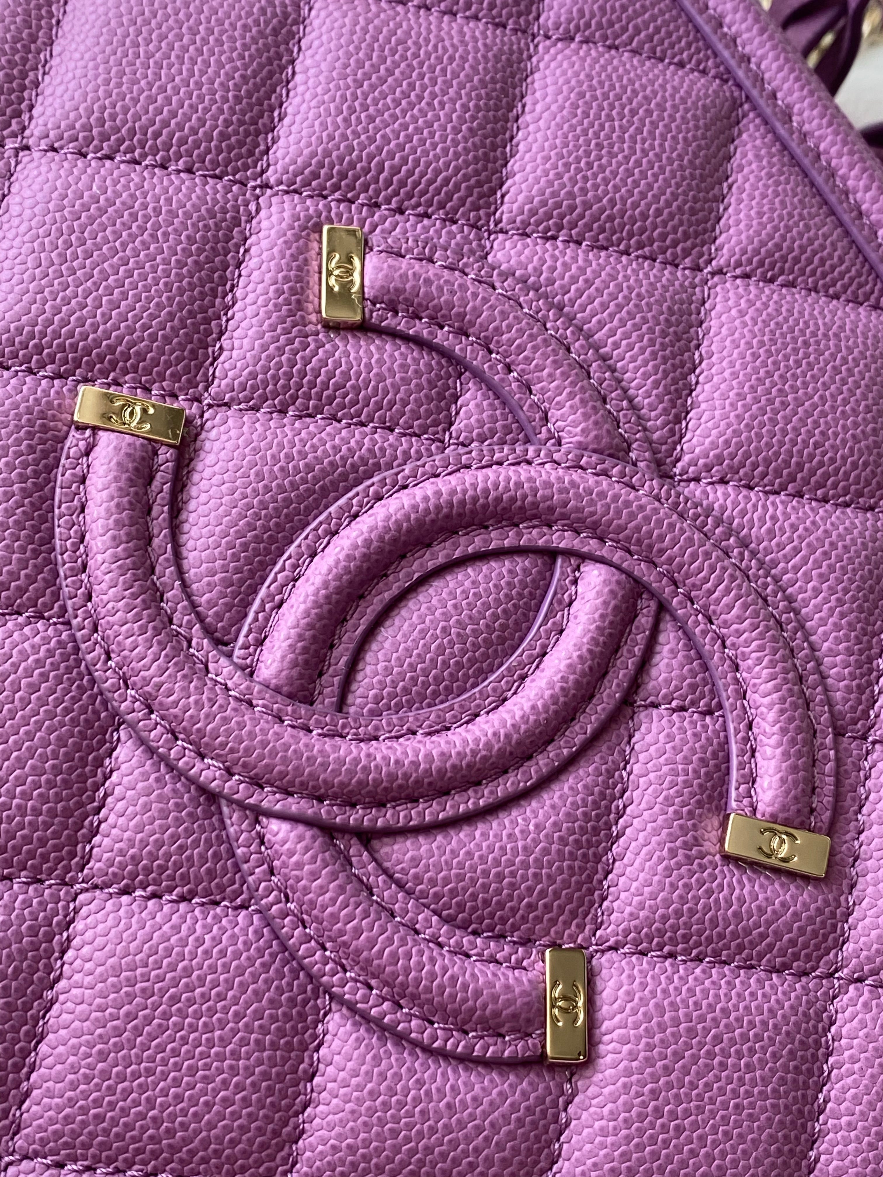 TOP CHANEL Vanity Case Caviar Quilted Medium - Purple