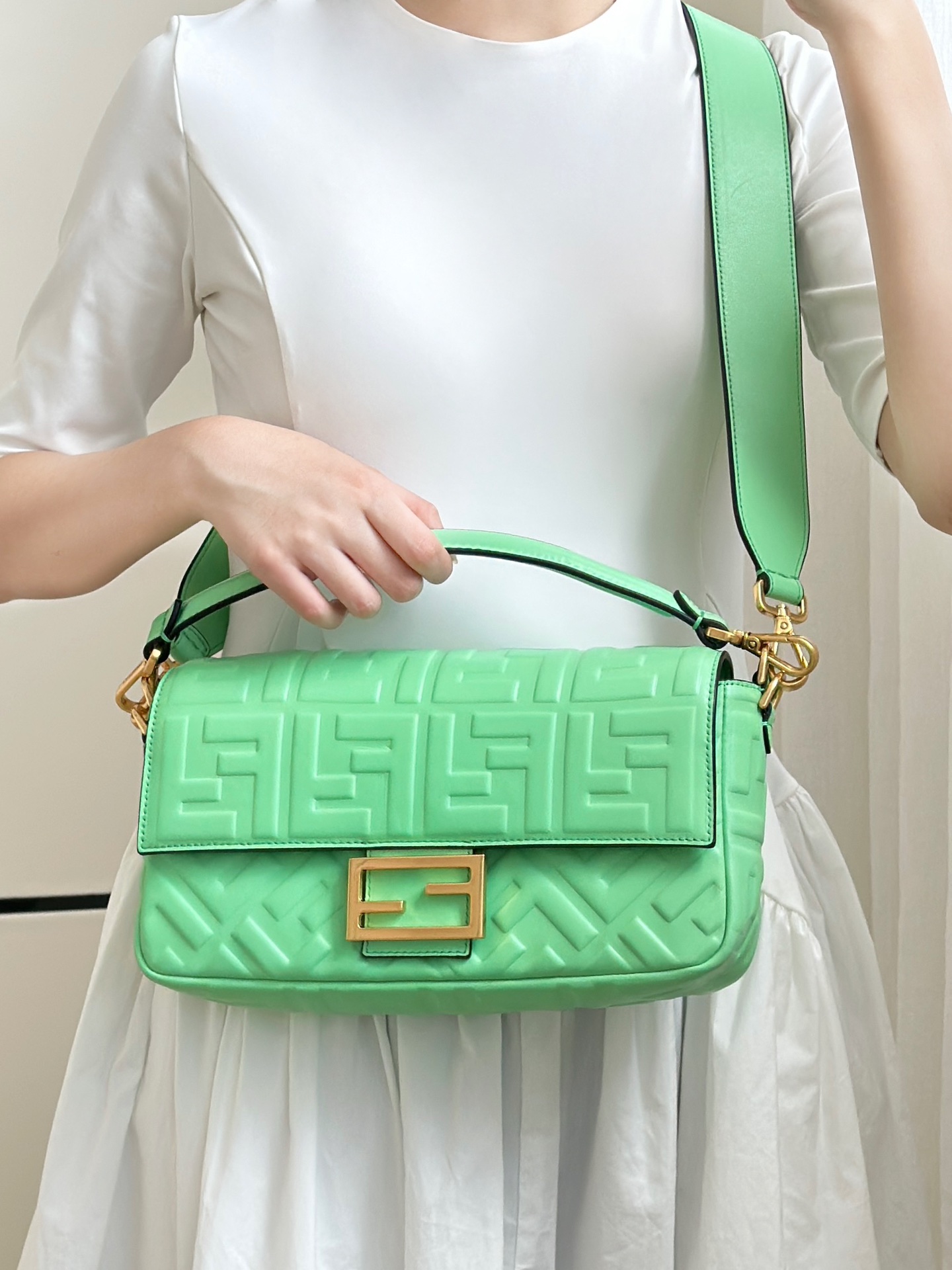 TOP FENDI Baquette Bag 27x5x15 cm - Green