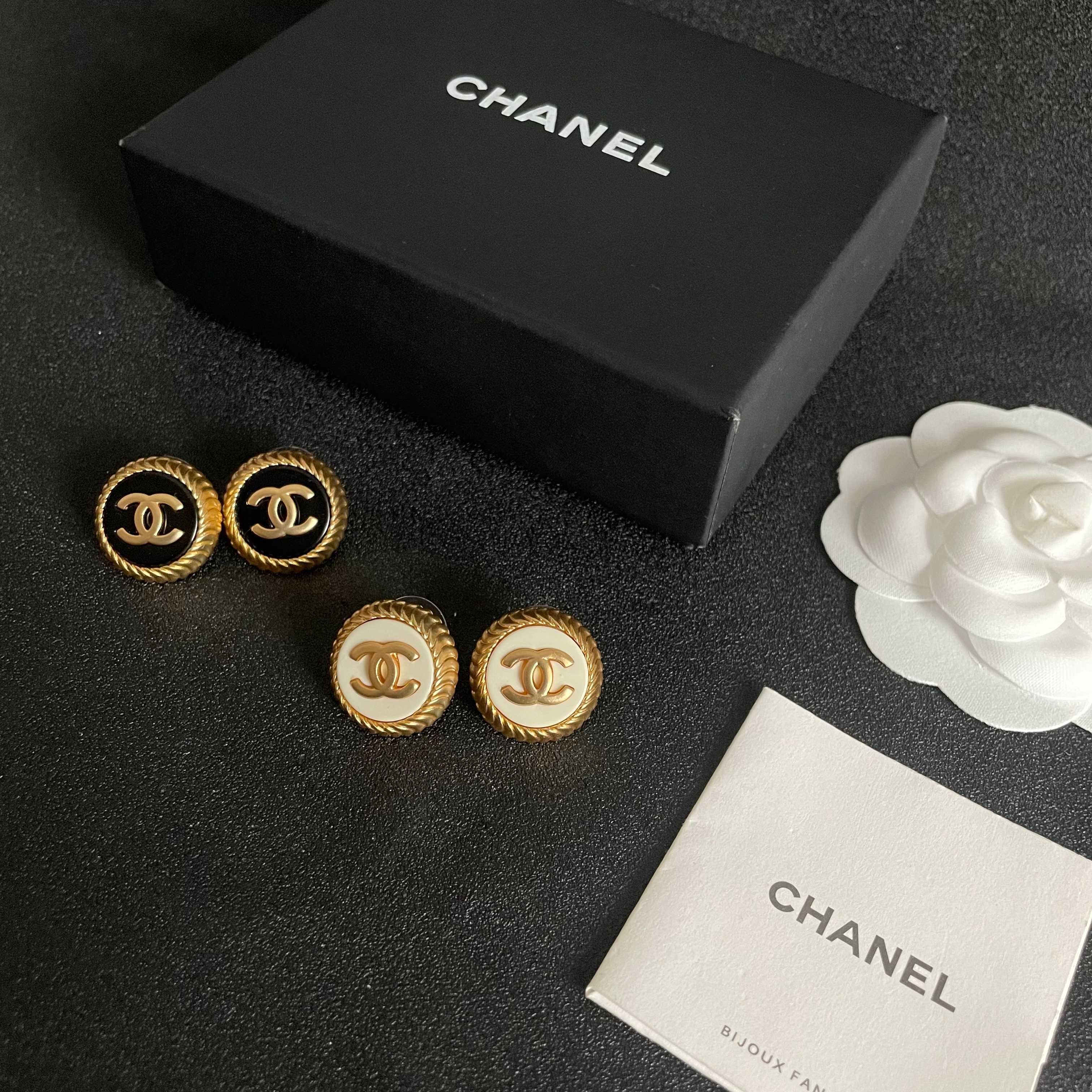 TOP CHANEL CC Earrings - 2 Color
