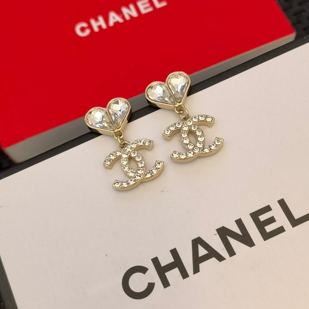 TOP CHANEL Double C and Heart Earrings