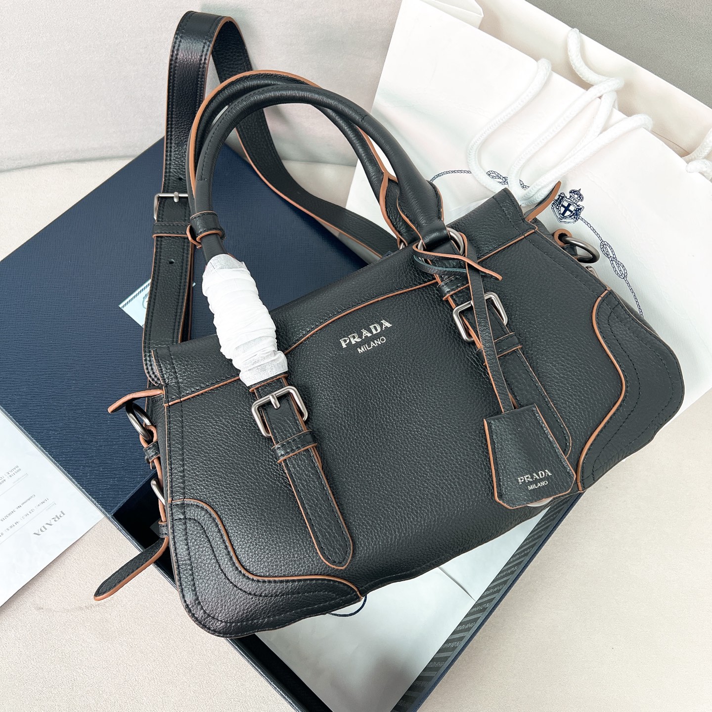 TOP PRADA Handbag 35×22×11cm- 4 Colors