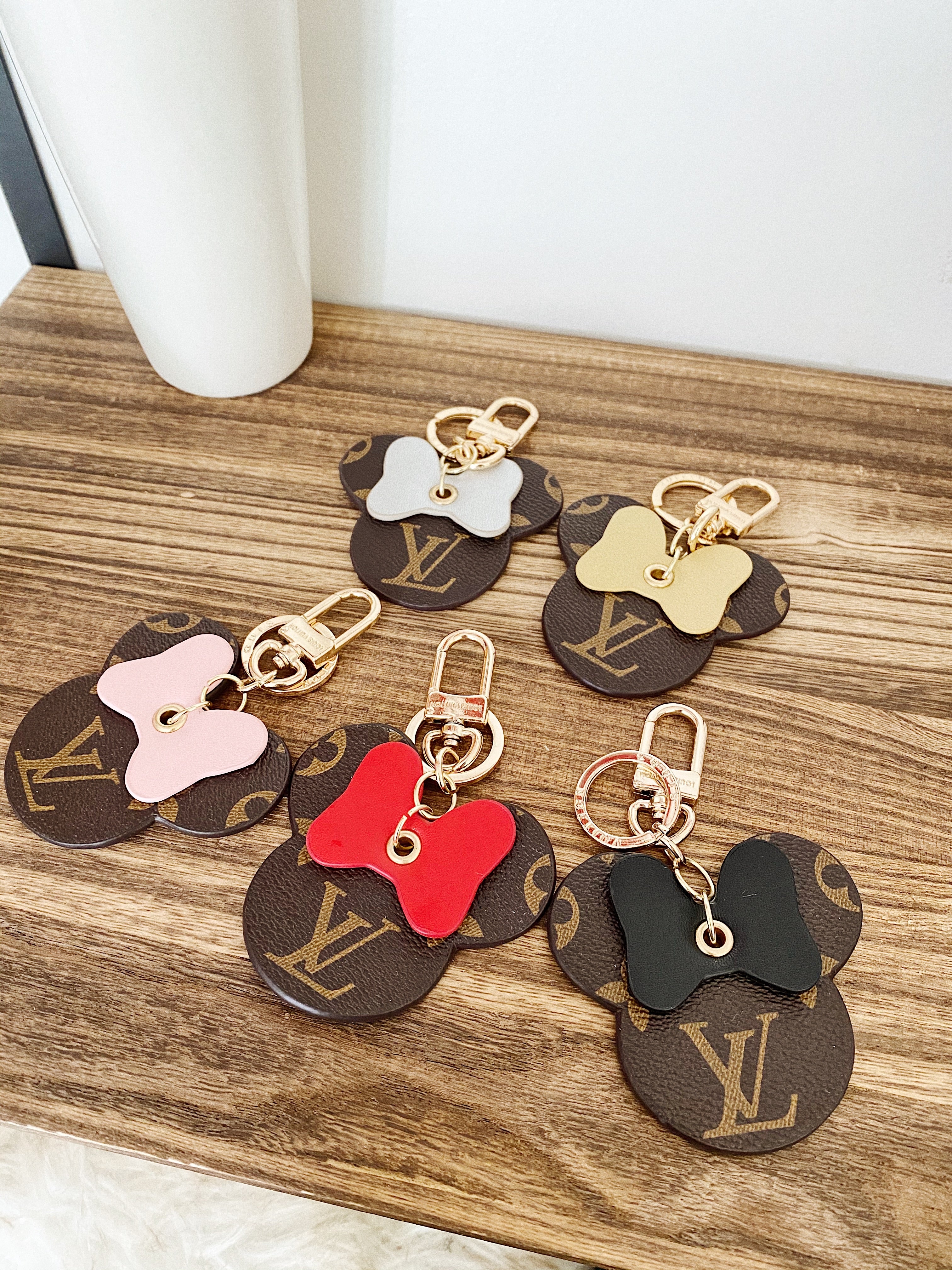 TOP Louis Vuitton LV LV Mickey Mouse Key Holder