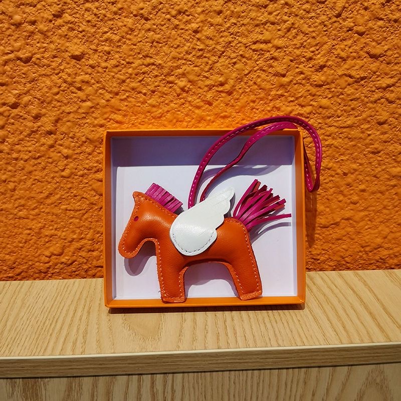 TOP HERMES Pagasus Charm - 19 Colours