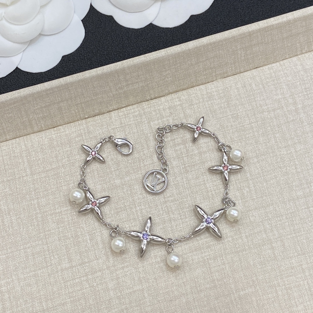 TOP Louis Vuitton LV Bracelet  - 3 Colour