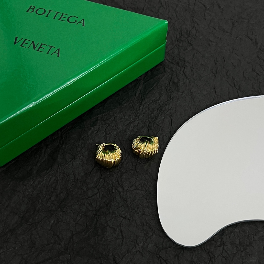 TOP Bottega Veneta BV Earrings - Gold