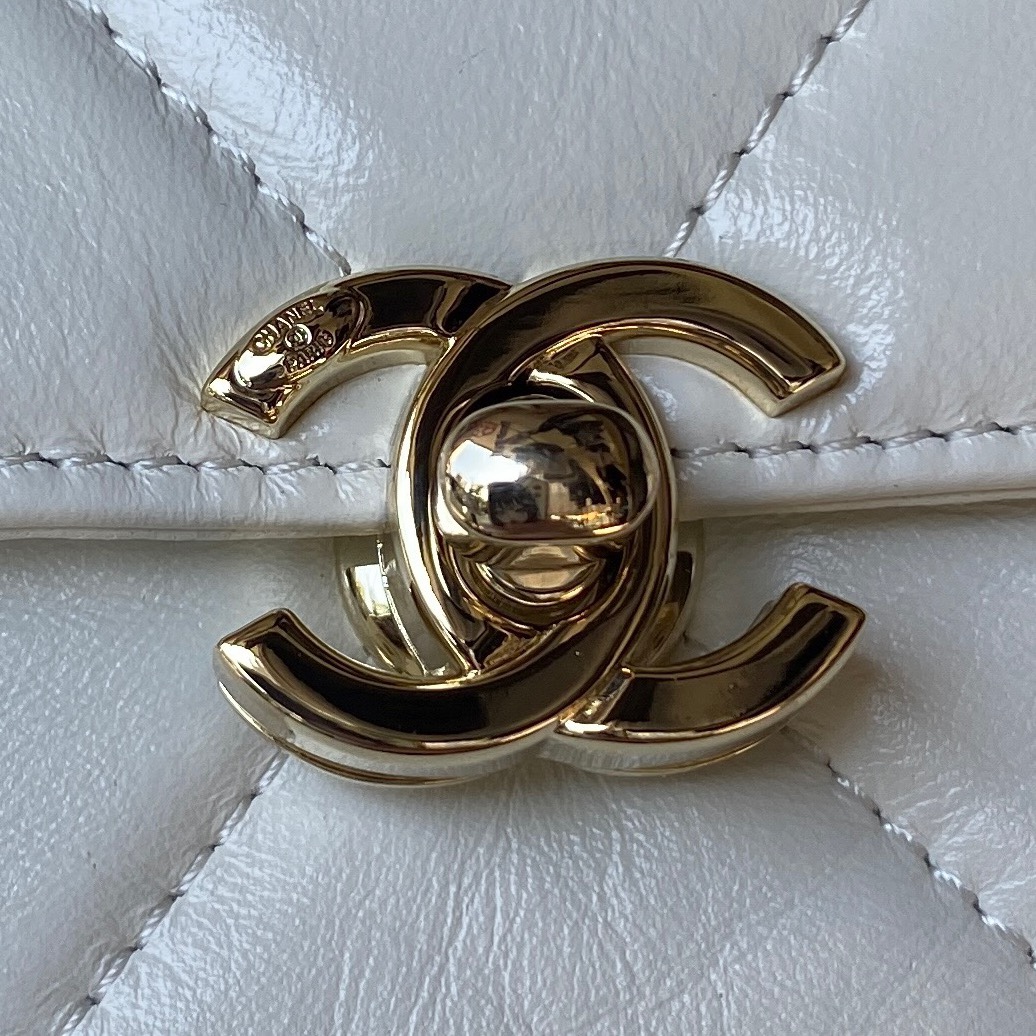 TOP CHANEL 23K Autumn/Winter New Product Handle Box Bag 10.5×22×9cm - White