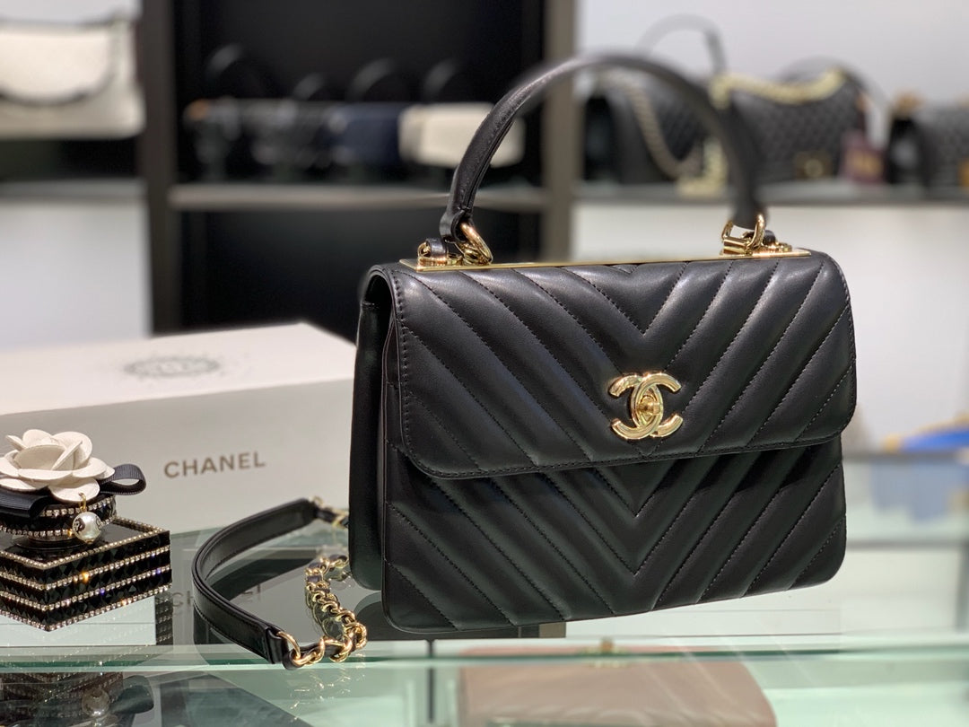 TOP CHANEL Trendy Bag Chevron - Black