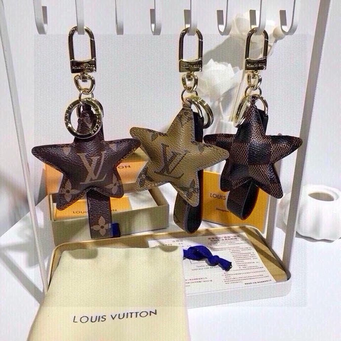 TOP Louis Vuitton LV Star Monogram Key Chain  - 3 Colors