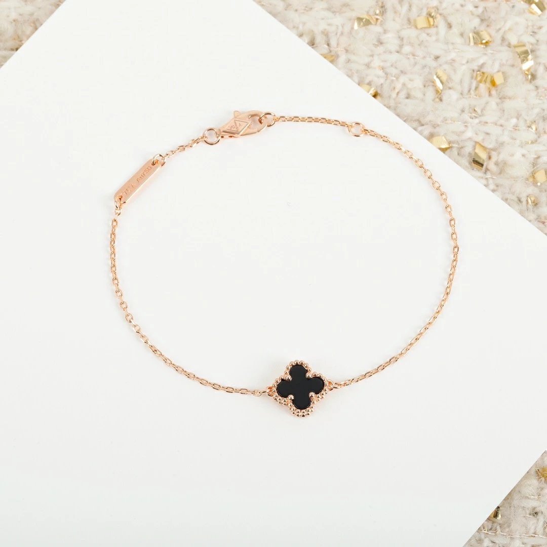 Van Cleef&Arpels VCA Single alhambra Bracelet