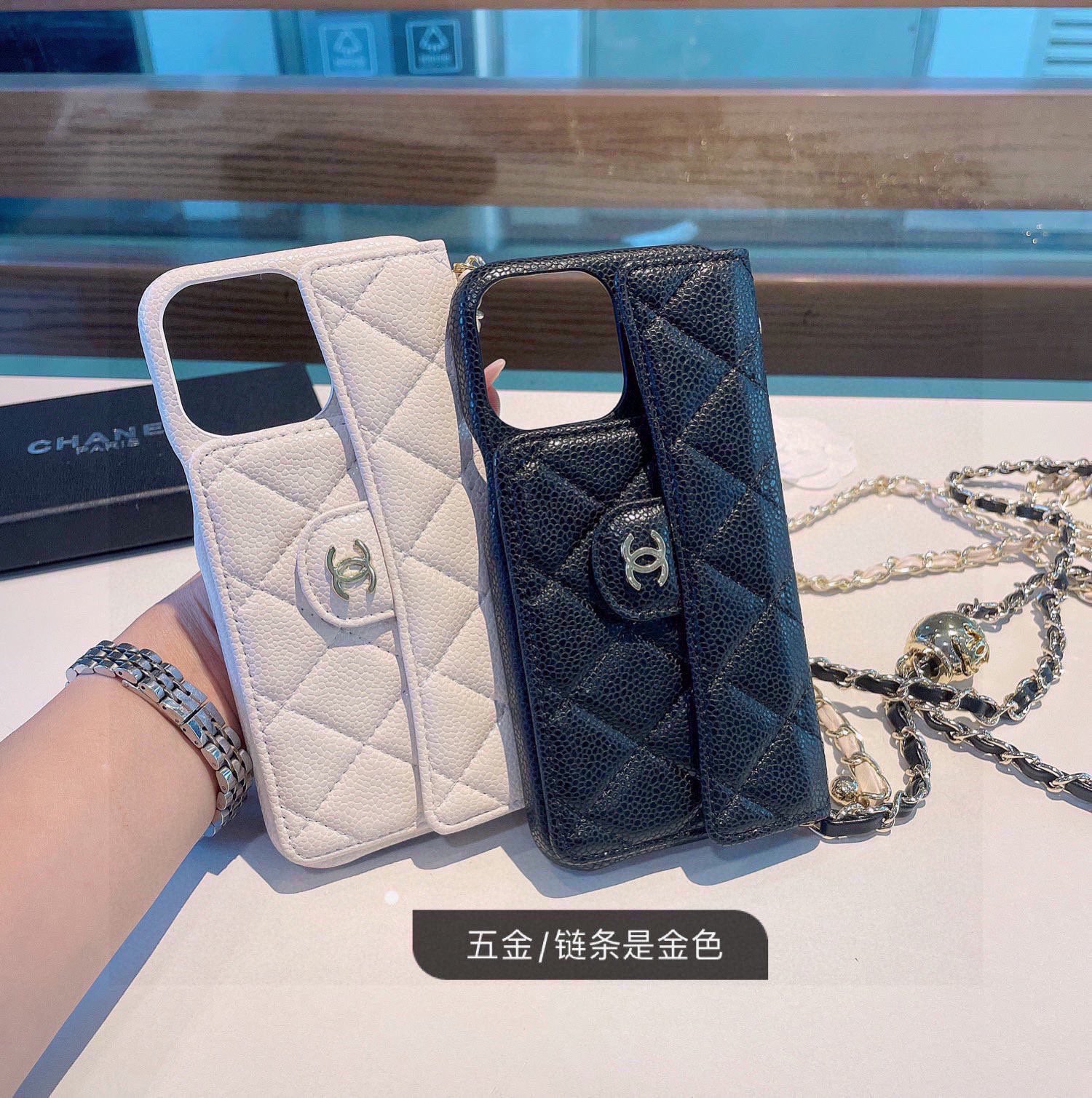 TOP CHANEL Iphone Case - 2 Colors