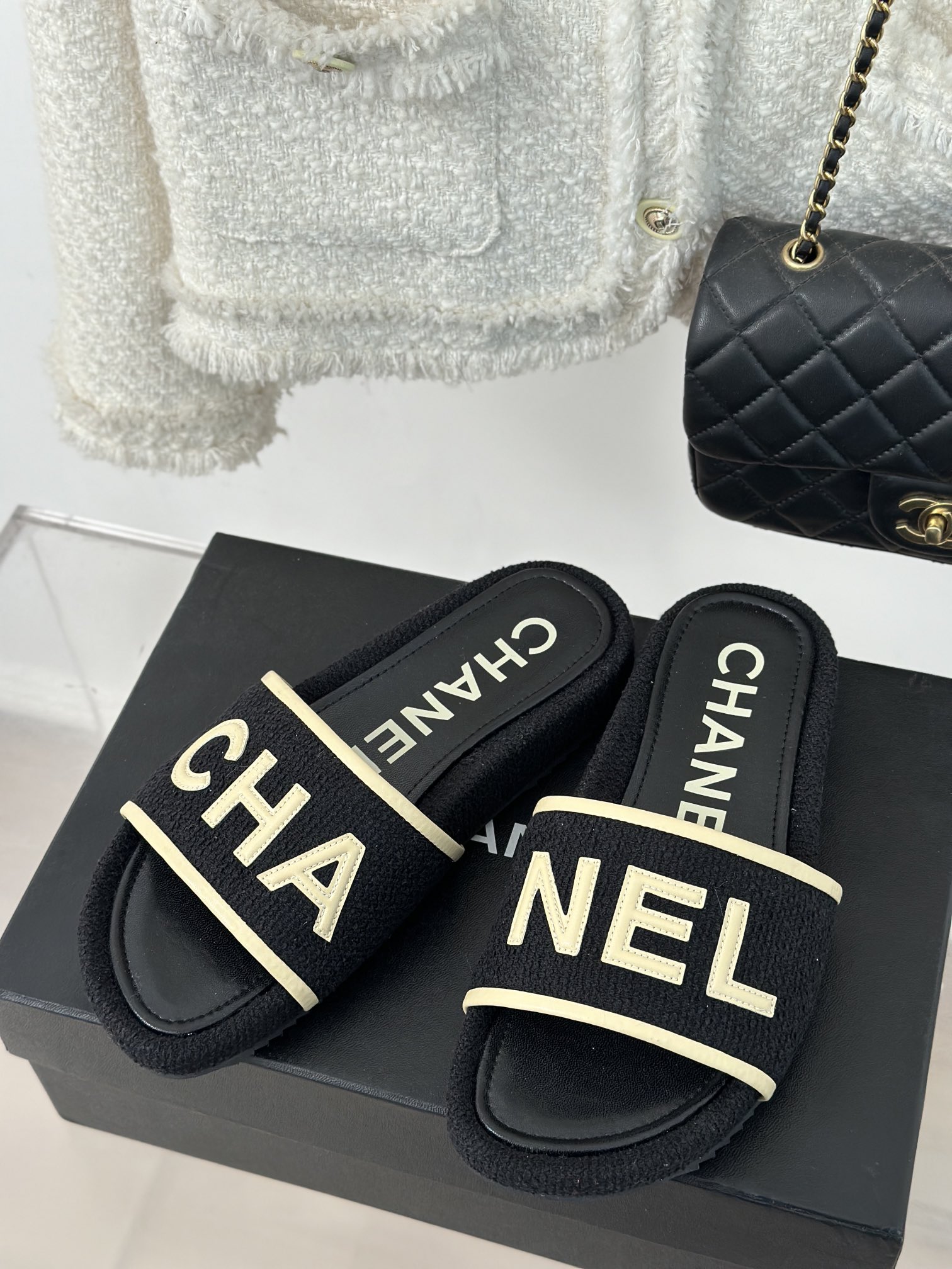 TOP CHANEL Slides - 6 Color