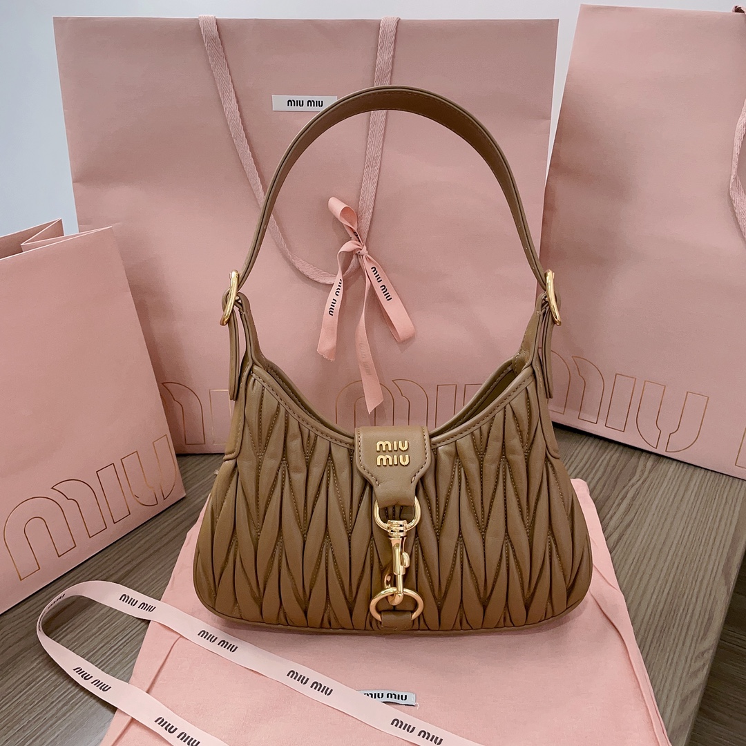 TOP Miu Miu Classic Matelasse Lambskin Hobo Armpit Bag 29 x 15 x 14 cm - 3 Color