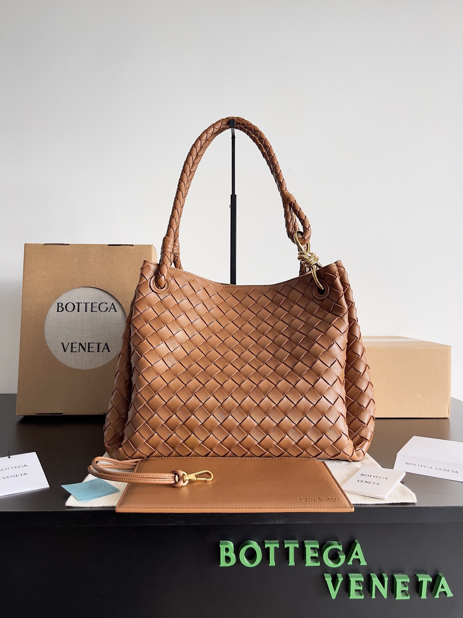 TOP Bottega Veneta BV Andiamo Parachute bag 30*26*20cm - 7 Colors