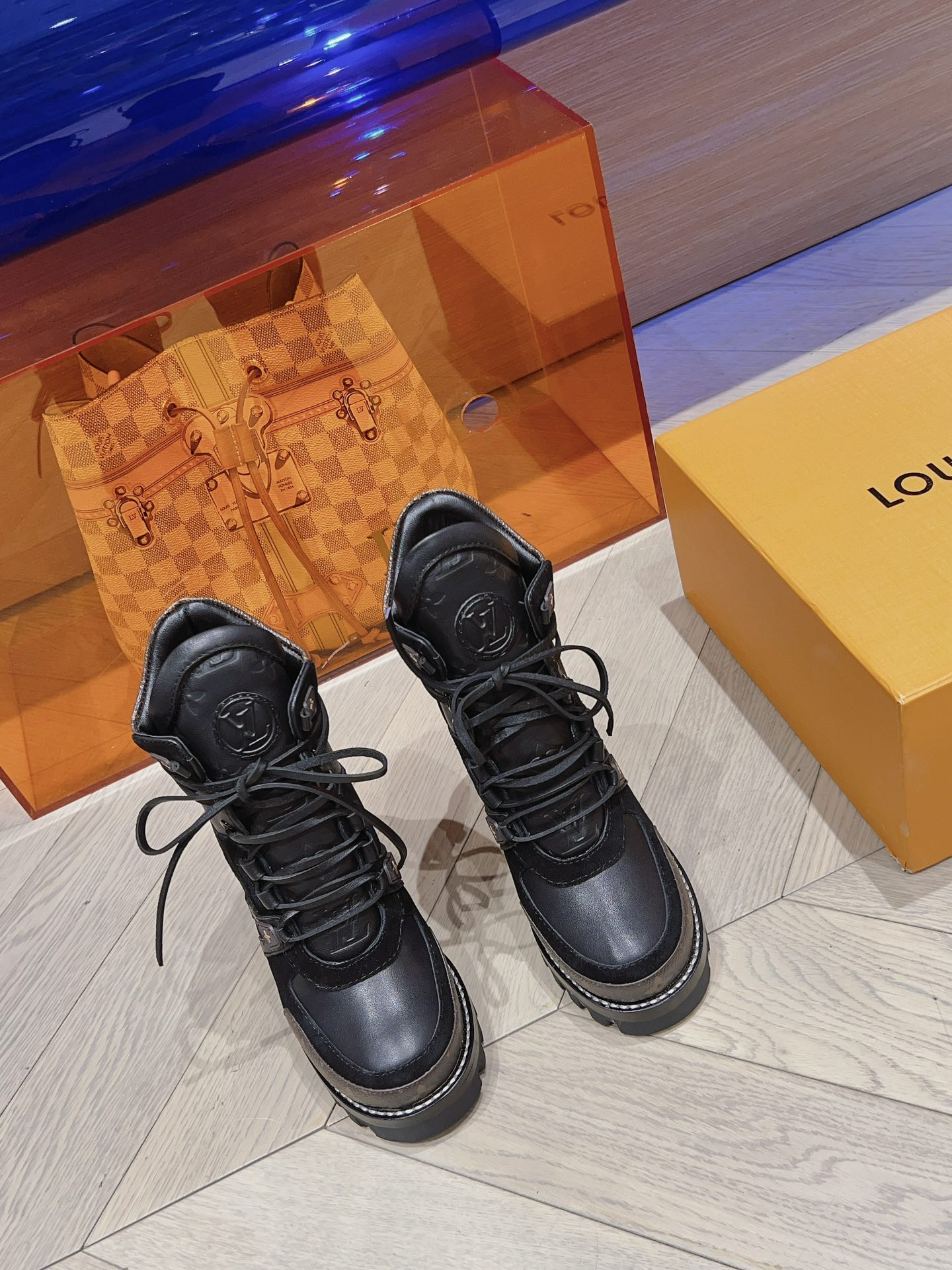 TOP Louis Vuitton LV Autumn And Winter New Cowhide High Heel Boots - 2 Colors