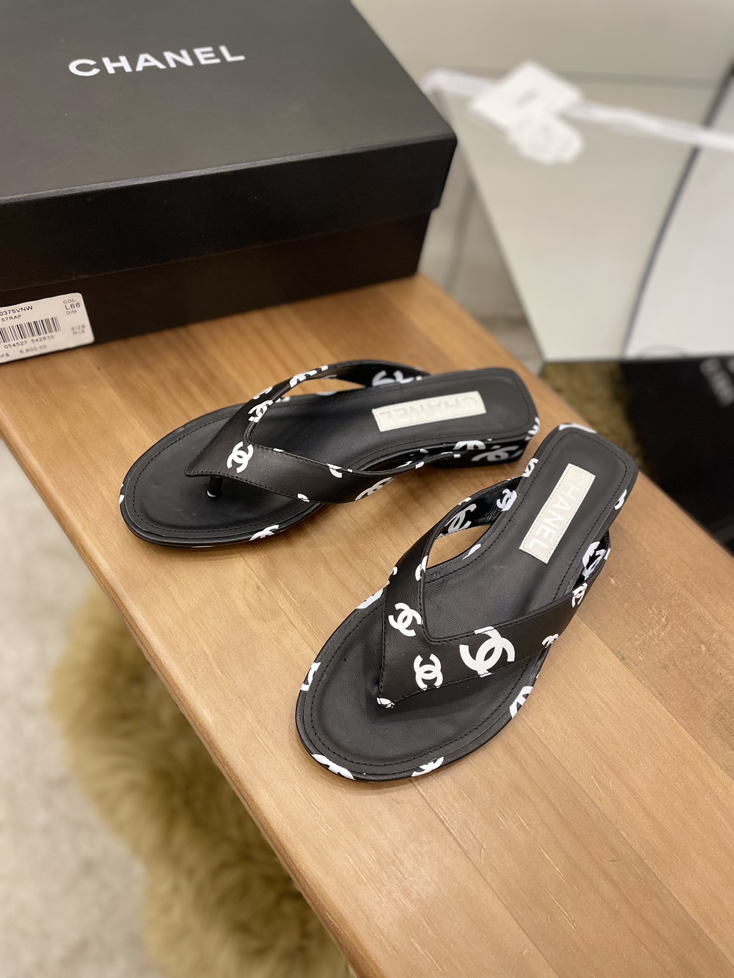 TOP CHANEL Slippers - 7 Color