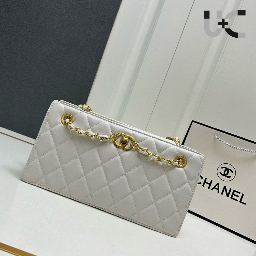 Chanel HandBag Made From Leather With Chain（Replica）