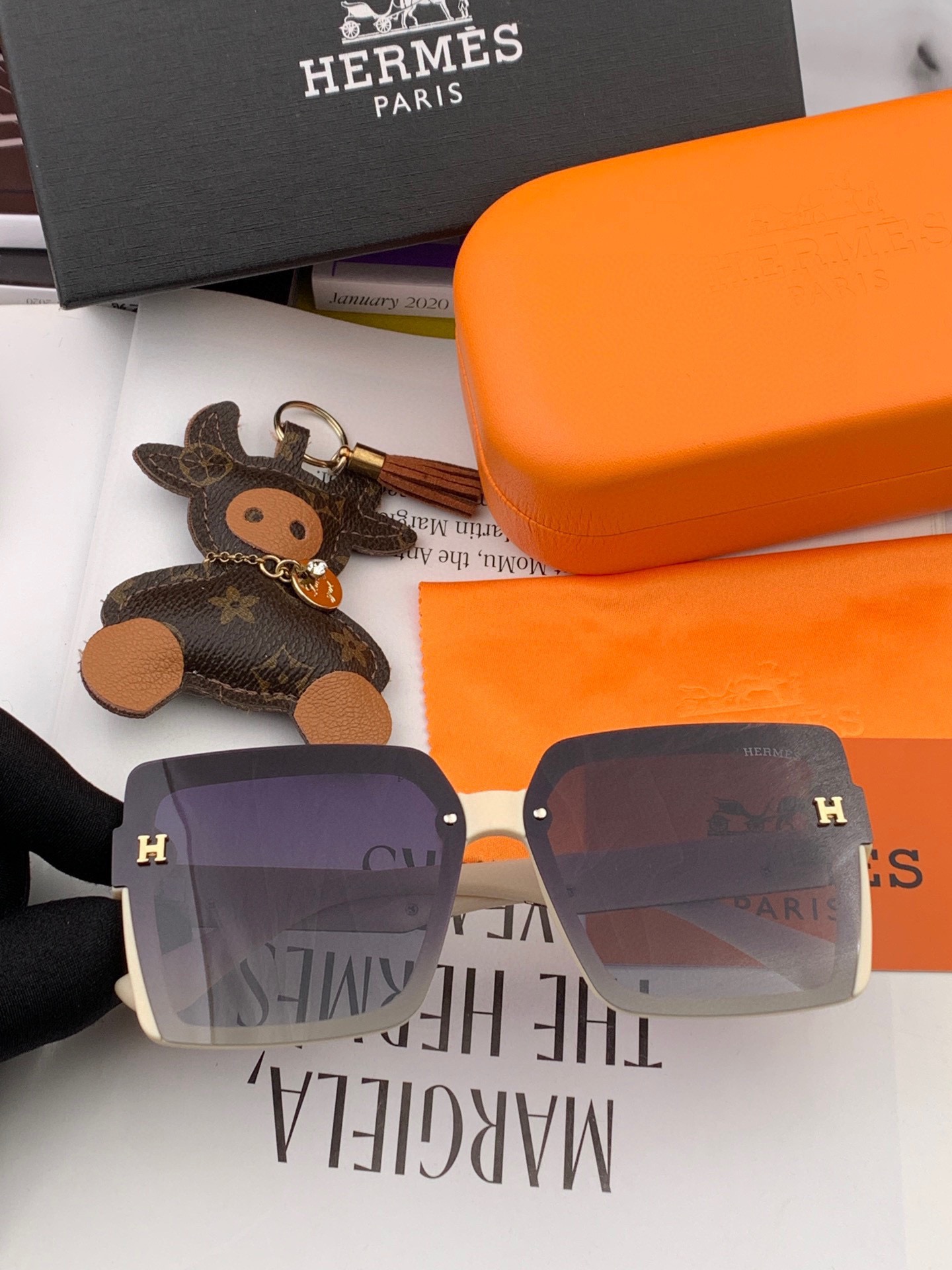 TOP HERMES Sunglasses - 3 Colors