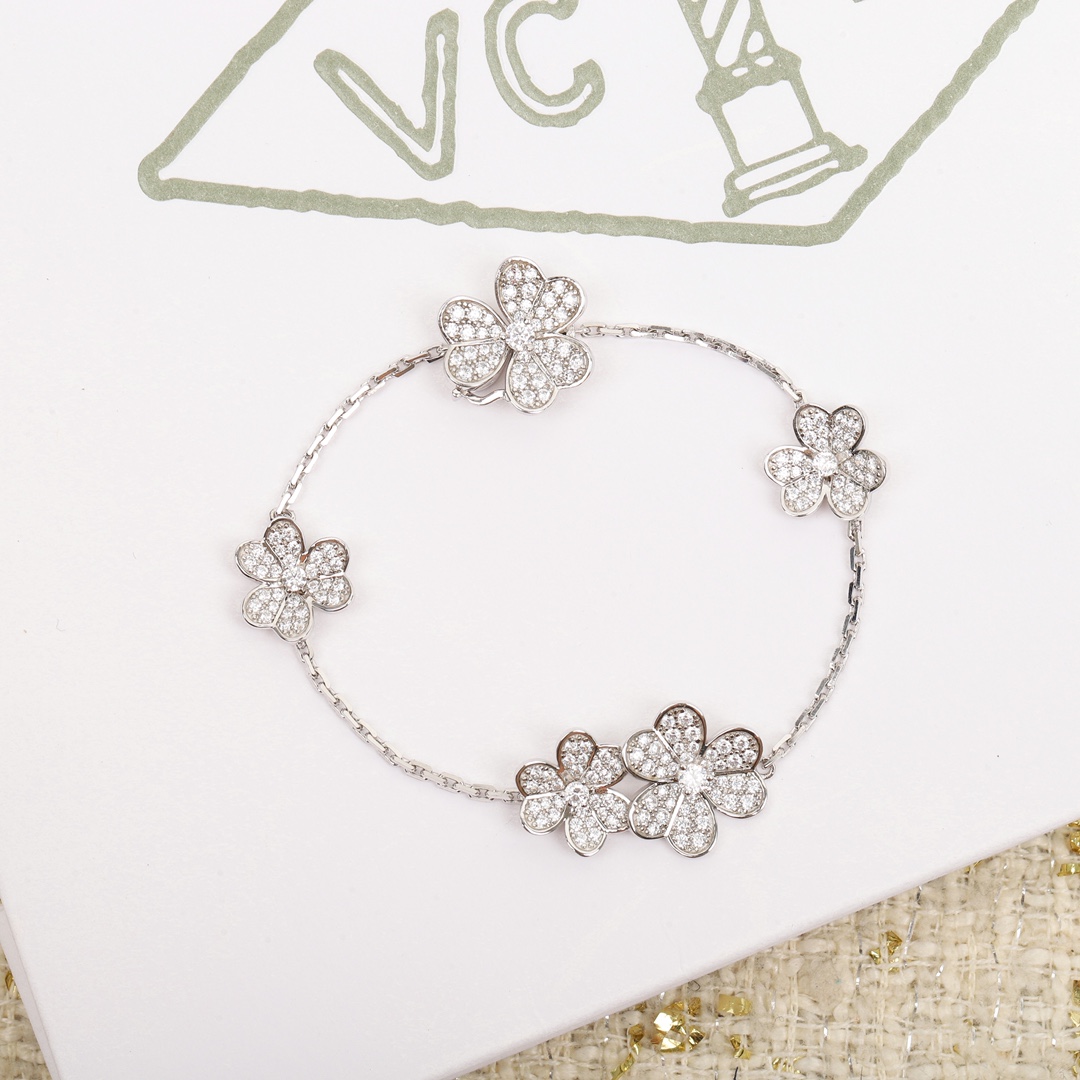 TOP Van Cleef & Arpels VCA 5 Flowers Bracelet - Sliver
