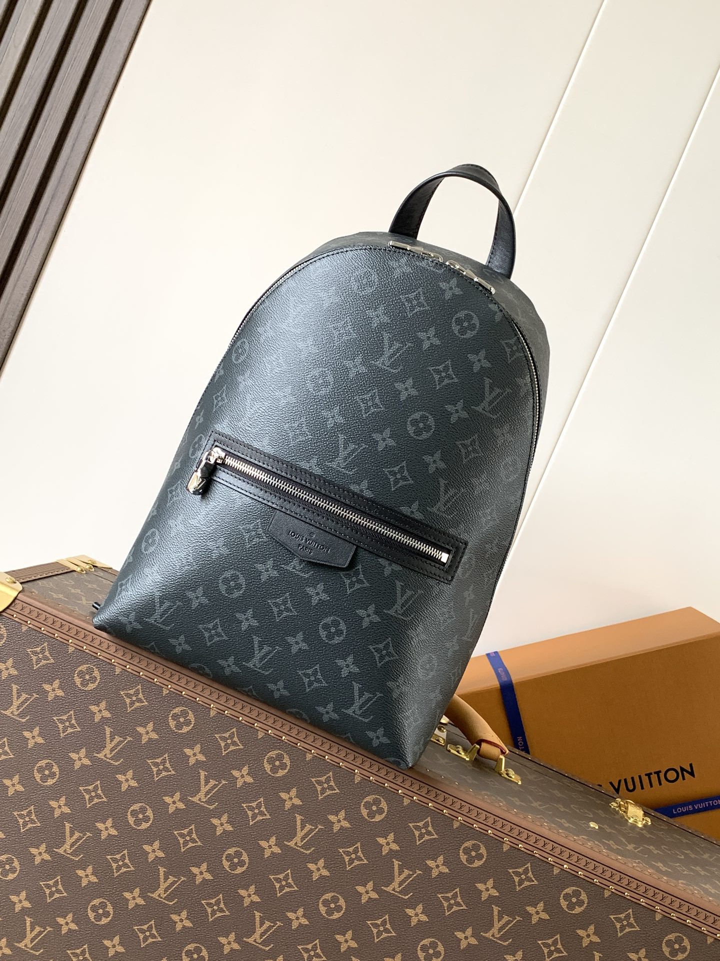 TOP Louis Vuitton LV Discovery Slim Backpack 38*13*28cm - Black