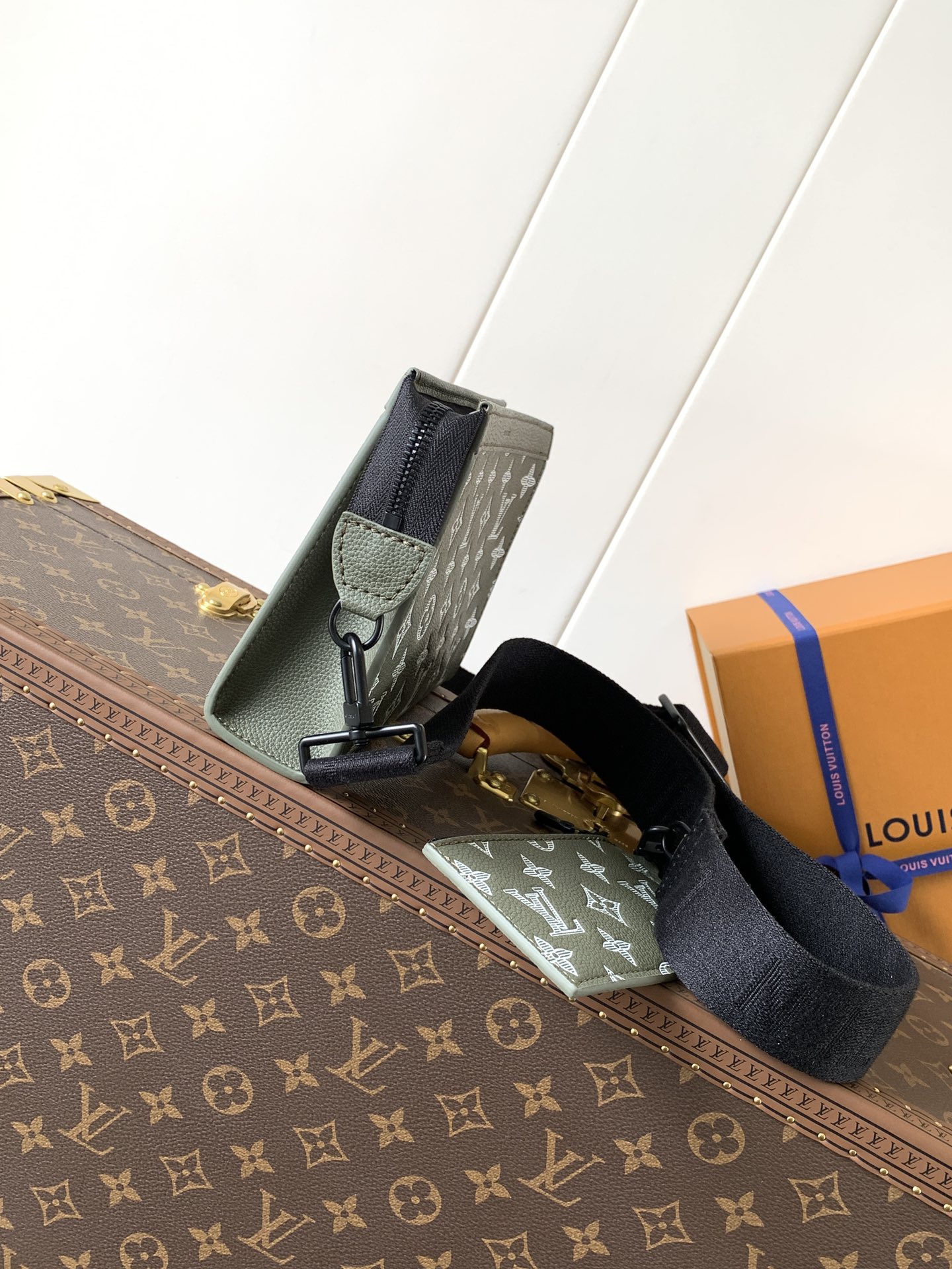 TOP Louis Vuitton LV Gaston Portable Wallet 22*14.5*4.5cm - 2 Colour