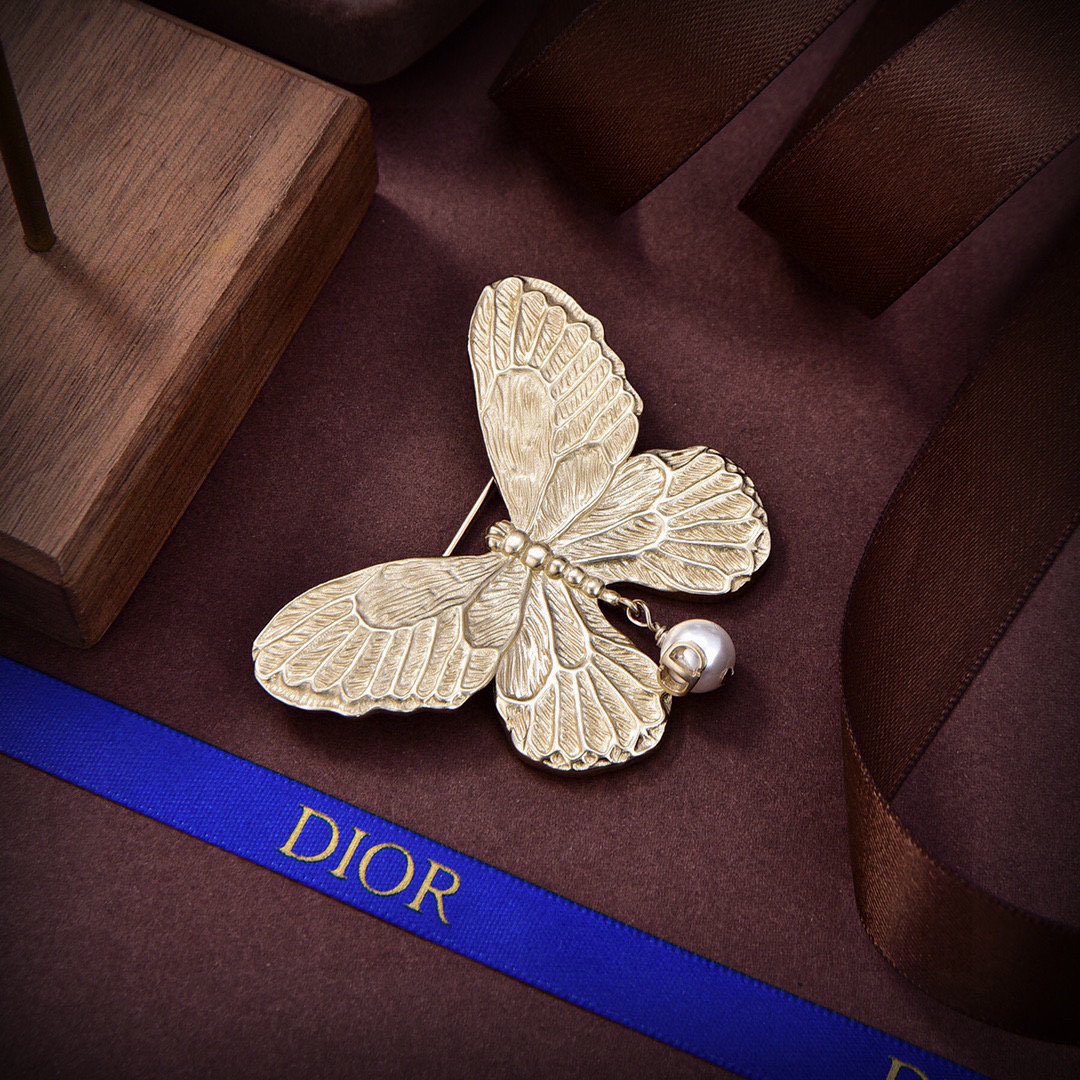 TOP Christian Dior Butterfly Brooch - Gold