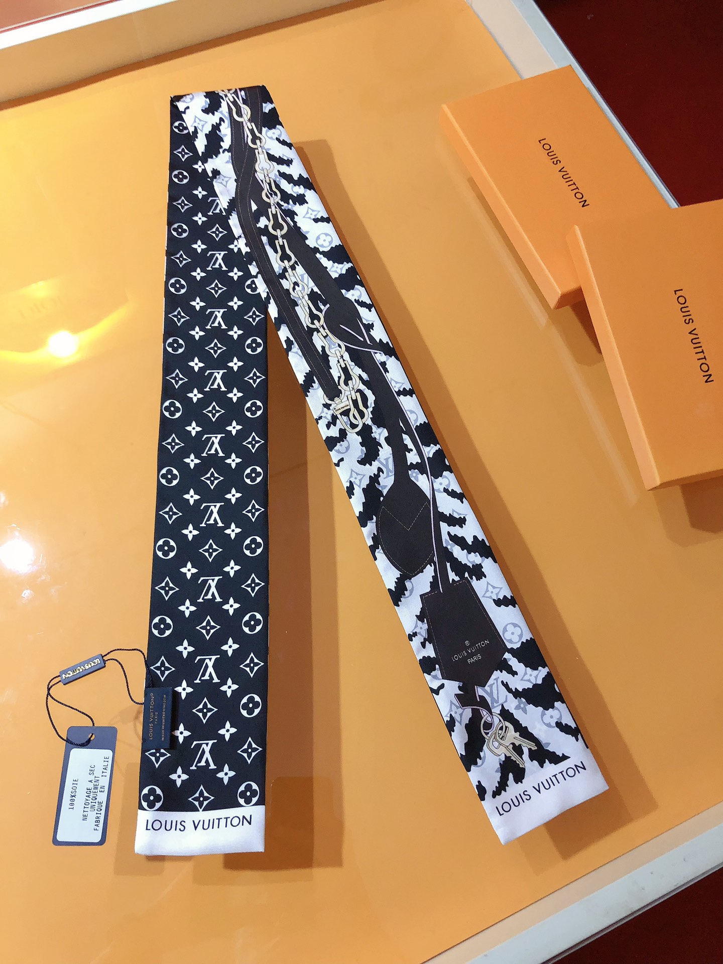 TOP Louis Vuitton LV Tigergram Scarf 120x8cm - 2 Color