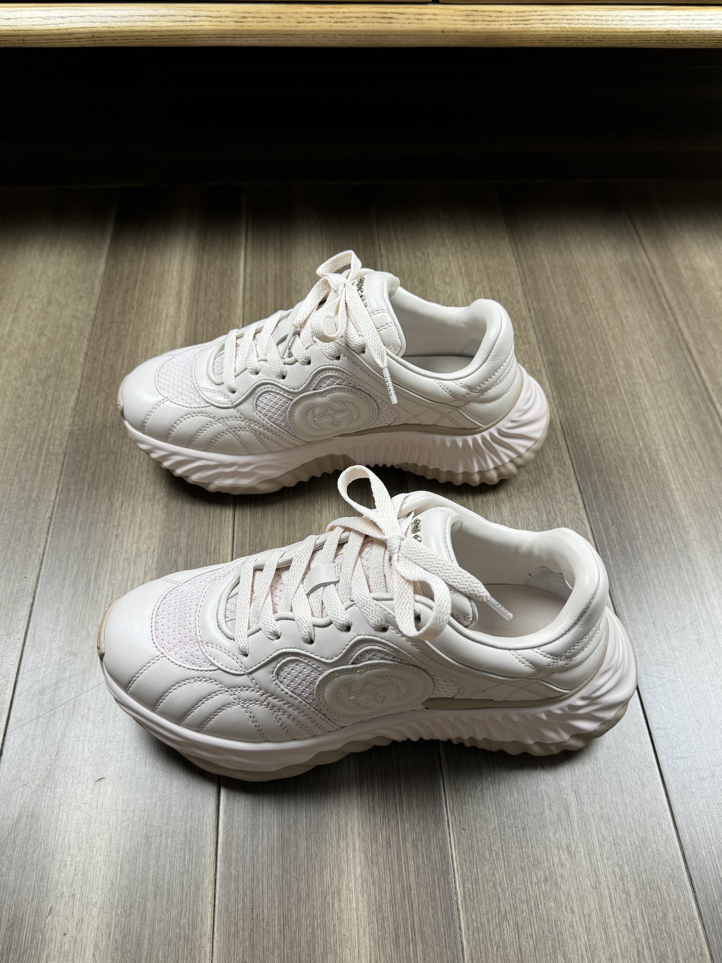 TOP GUCCI  SNEAKER-5 Colors