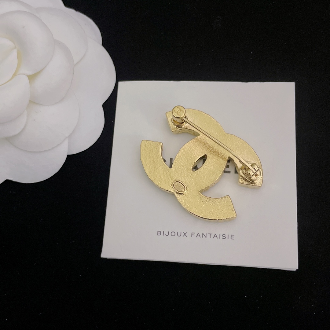 TOP CHANEL Double C Classic Brooch - Black