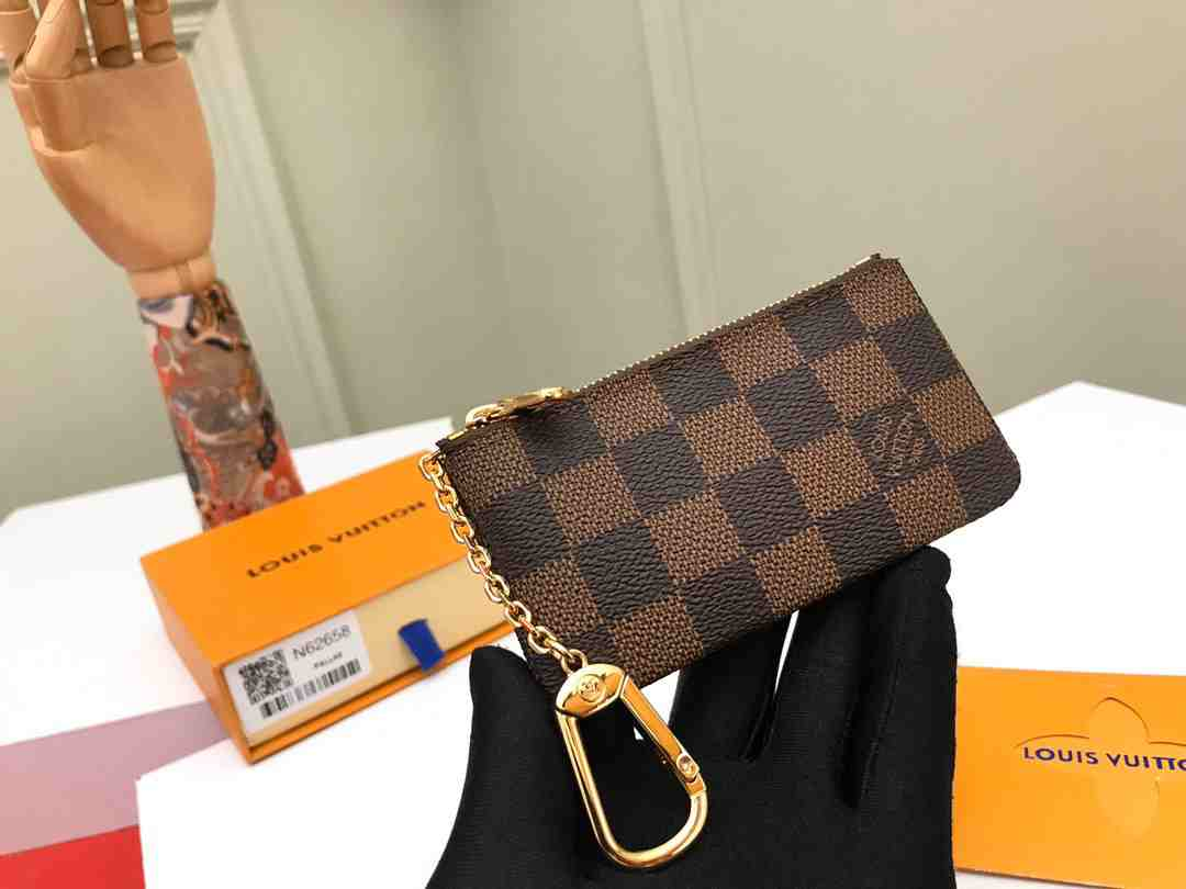 TOP Louis Vuitton LV Key Wallet - Monogram