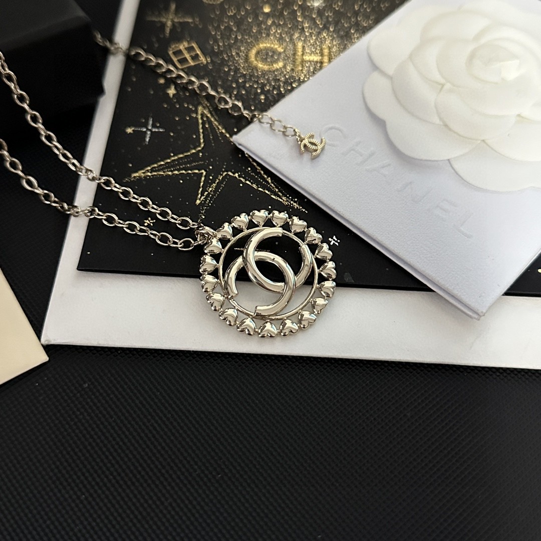 TOP CHANEL Double C Heart Necklace - Silver
