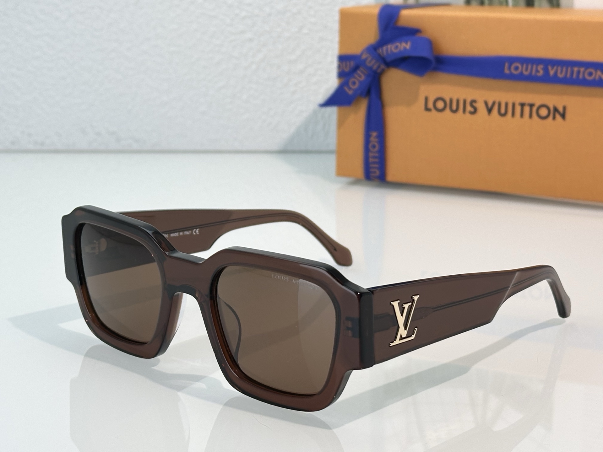 TOP Louis Vuitton LV Sunglasses - 6 Color