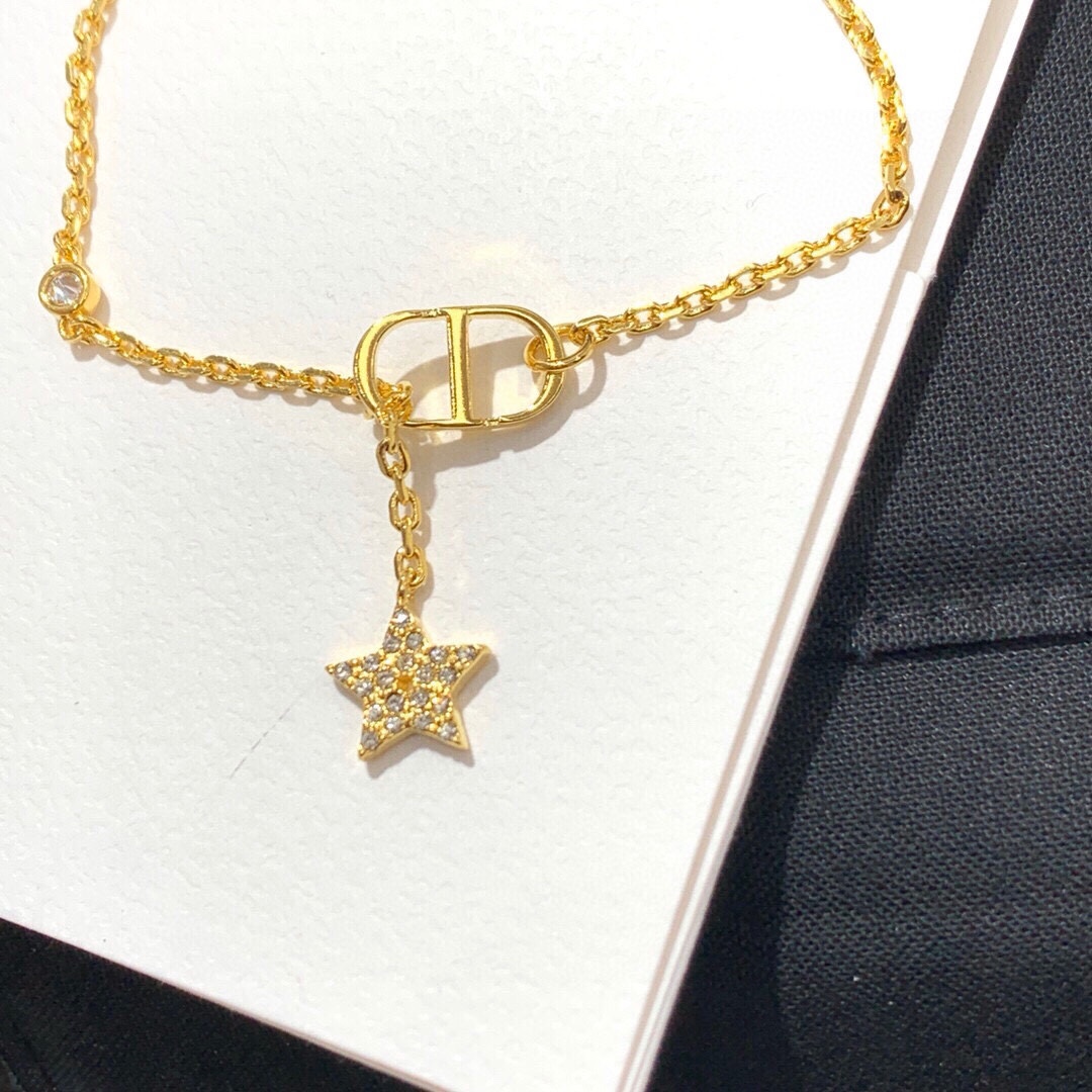 TOP Christian Dior CD  Bracelet - Gold