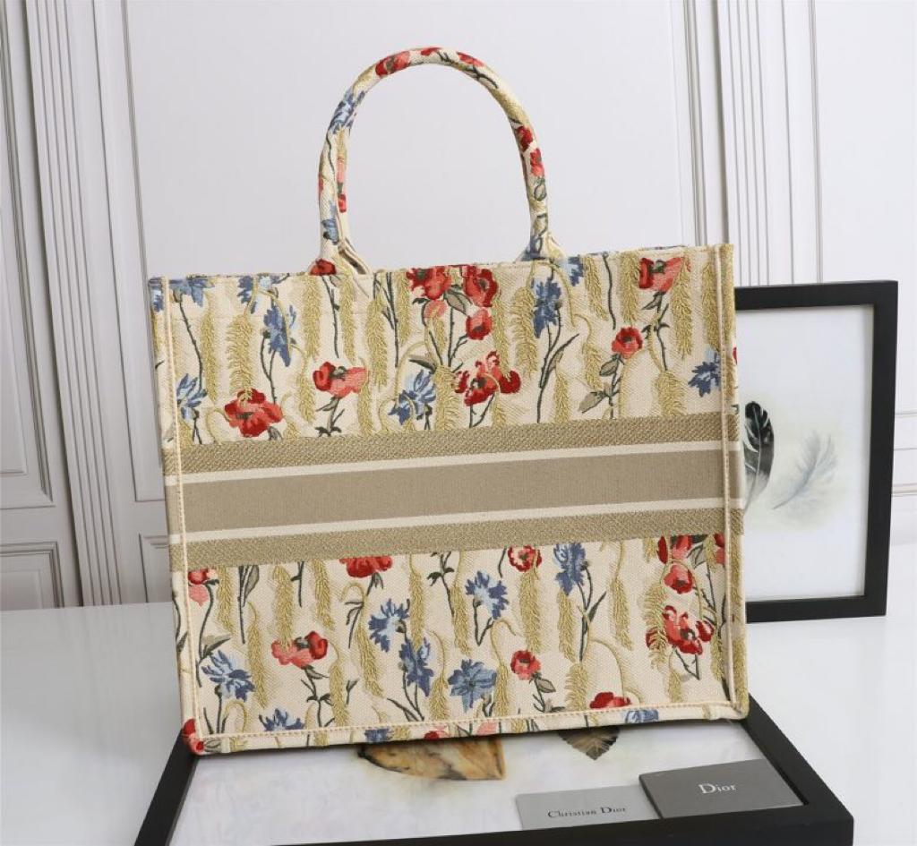 TOP Christian Dior Book Tote Bag Metalic Thread Embroidery Small 36cm  - Multicolor Hibiscus