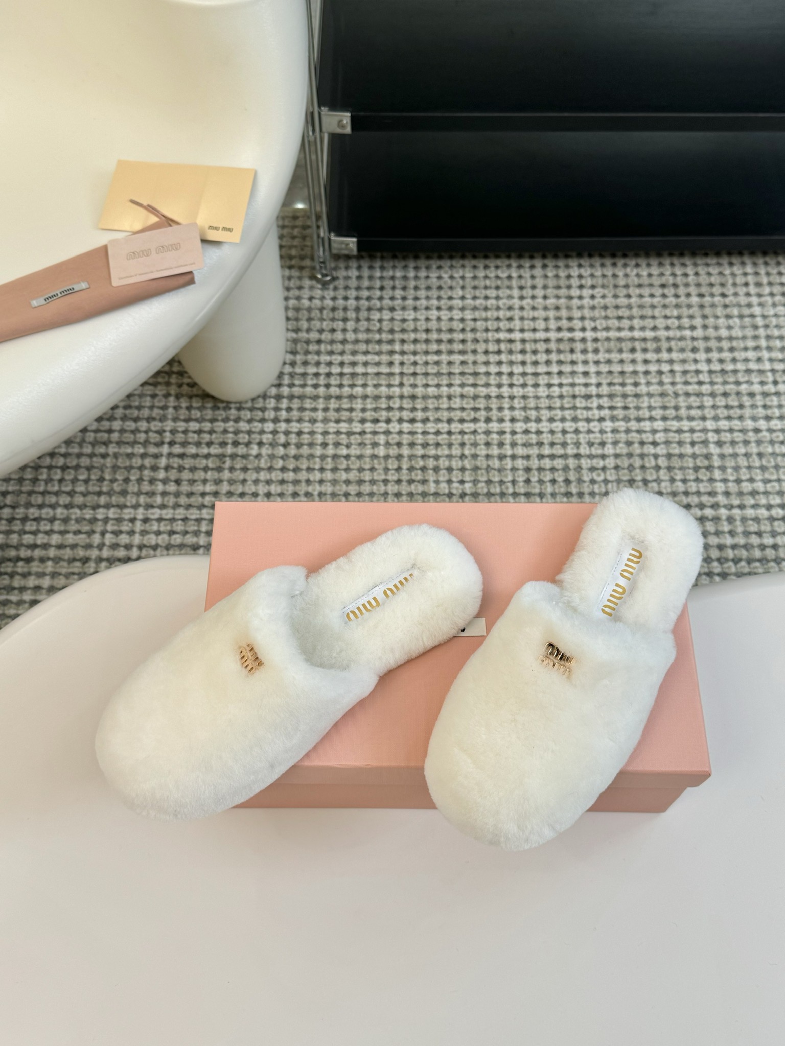 TOP Miu Miu Furry Shoes - 3 Color