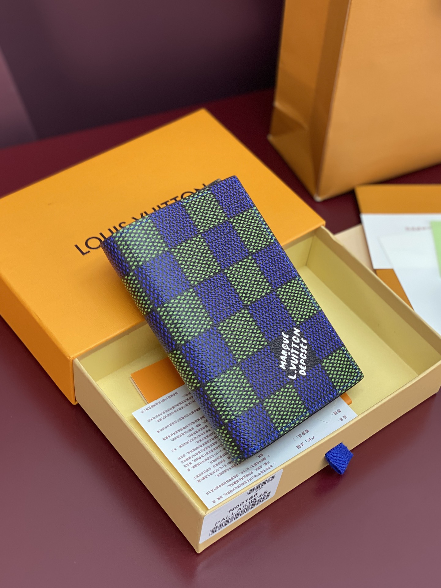 TOP Louis Vuitton LV Passport Holder Damier Heritage Coated Canvas 14x2.5x10cm - Blue